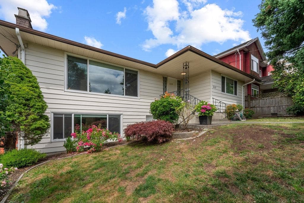 535 Holdom Avenue, Burnaby, V5B 3V3 — photo 3