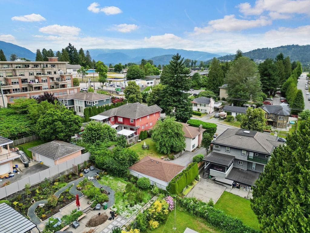 535 Holdom Avenue, Burnaby, V5B 3V3 — photo 5