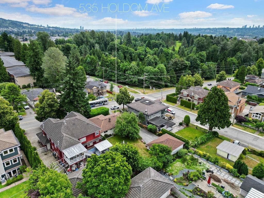 535 Holdom Avenue, Burnaby, V5B 3V3 — photo 4