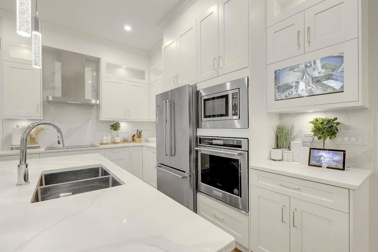 17849 E Barnston Drive, Surrey, V4N 6T4 — photo 2