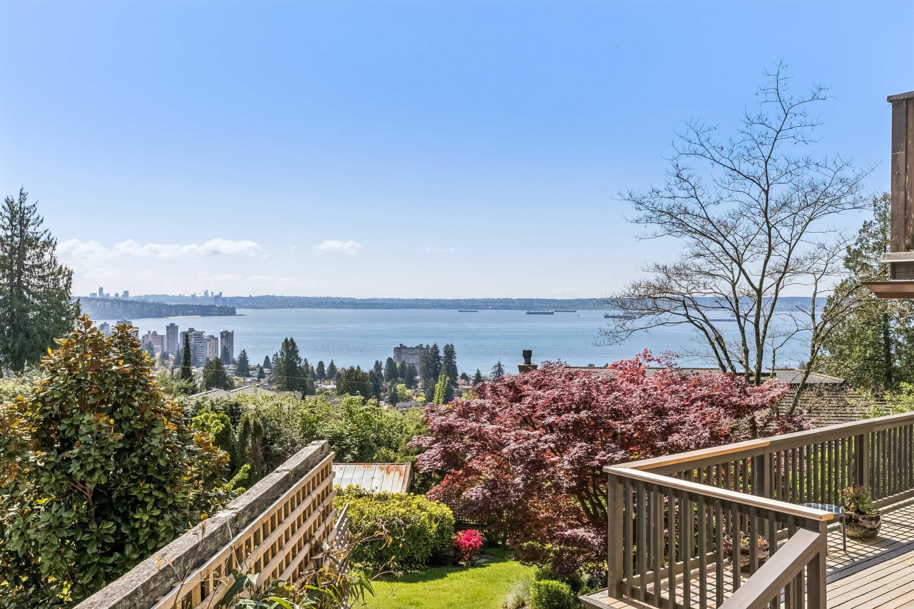 2440 Queens Avenue, West Vancouver