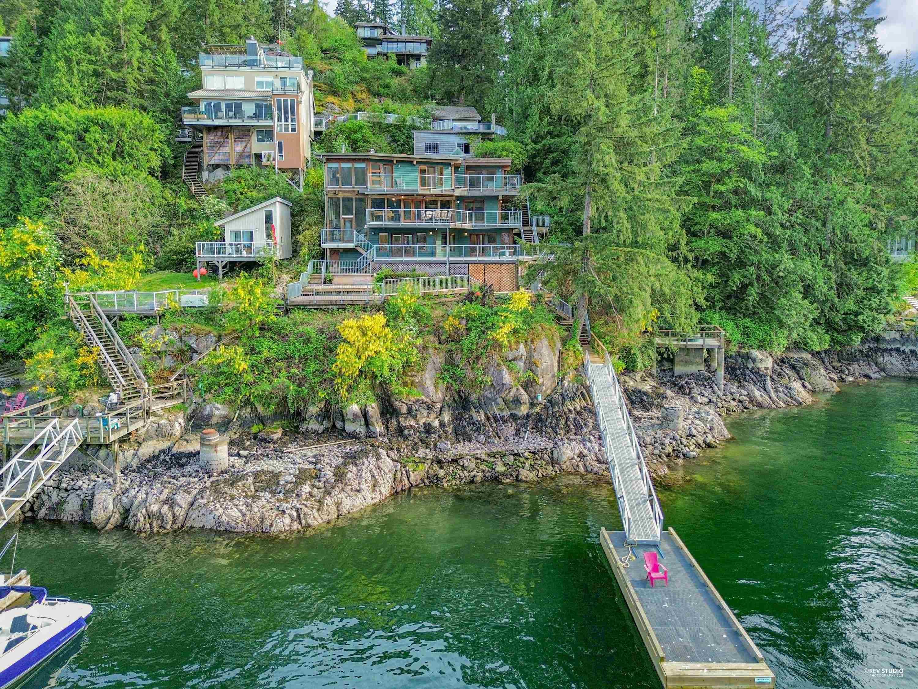 2136 Lockehaven Road, North Vancouver
