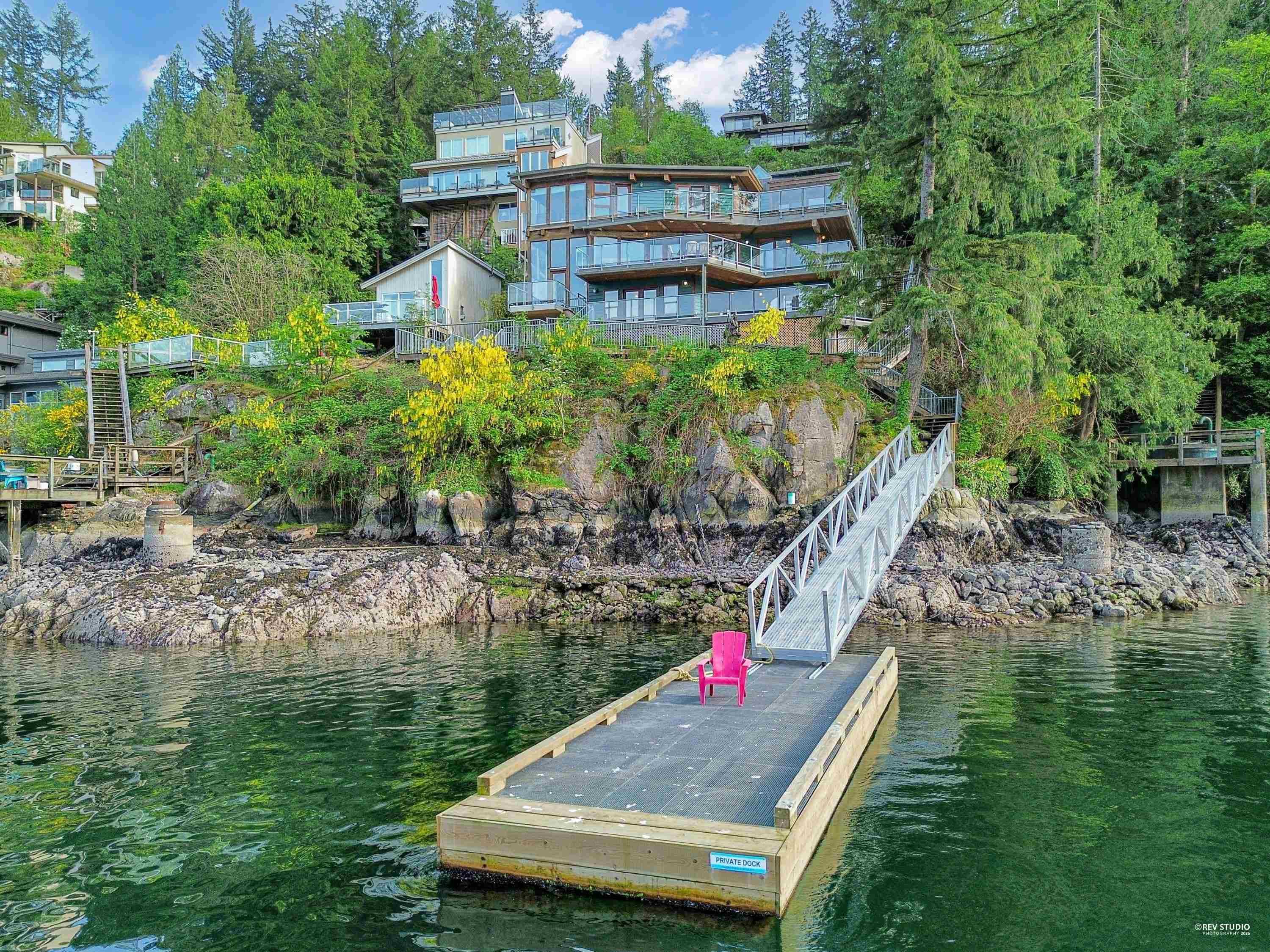 2136 Lockehaven Road, North Vancouver, V7G 1X6 — photo 4