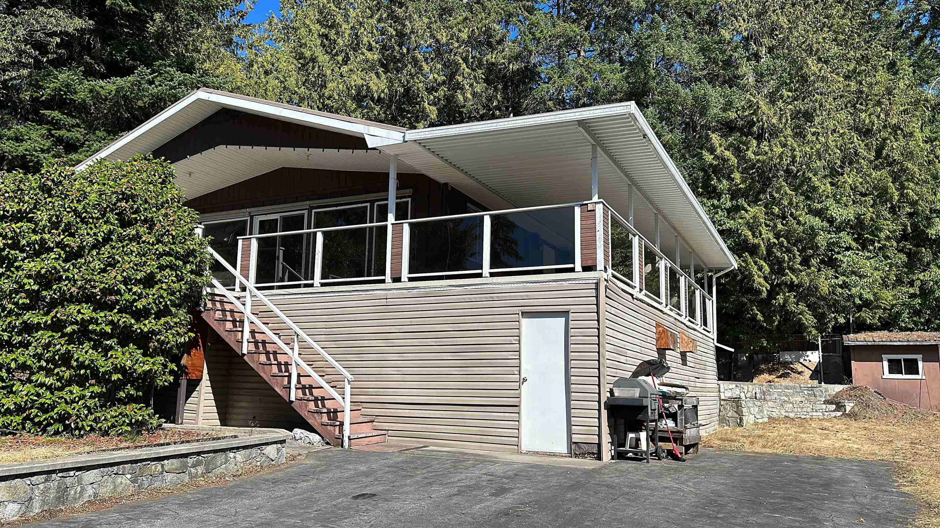5092 Johnstone Road, Madeira Park
