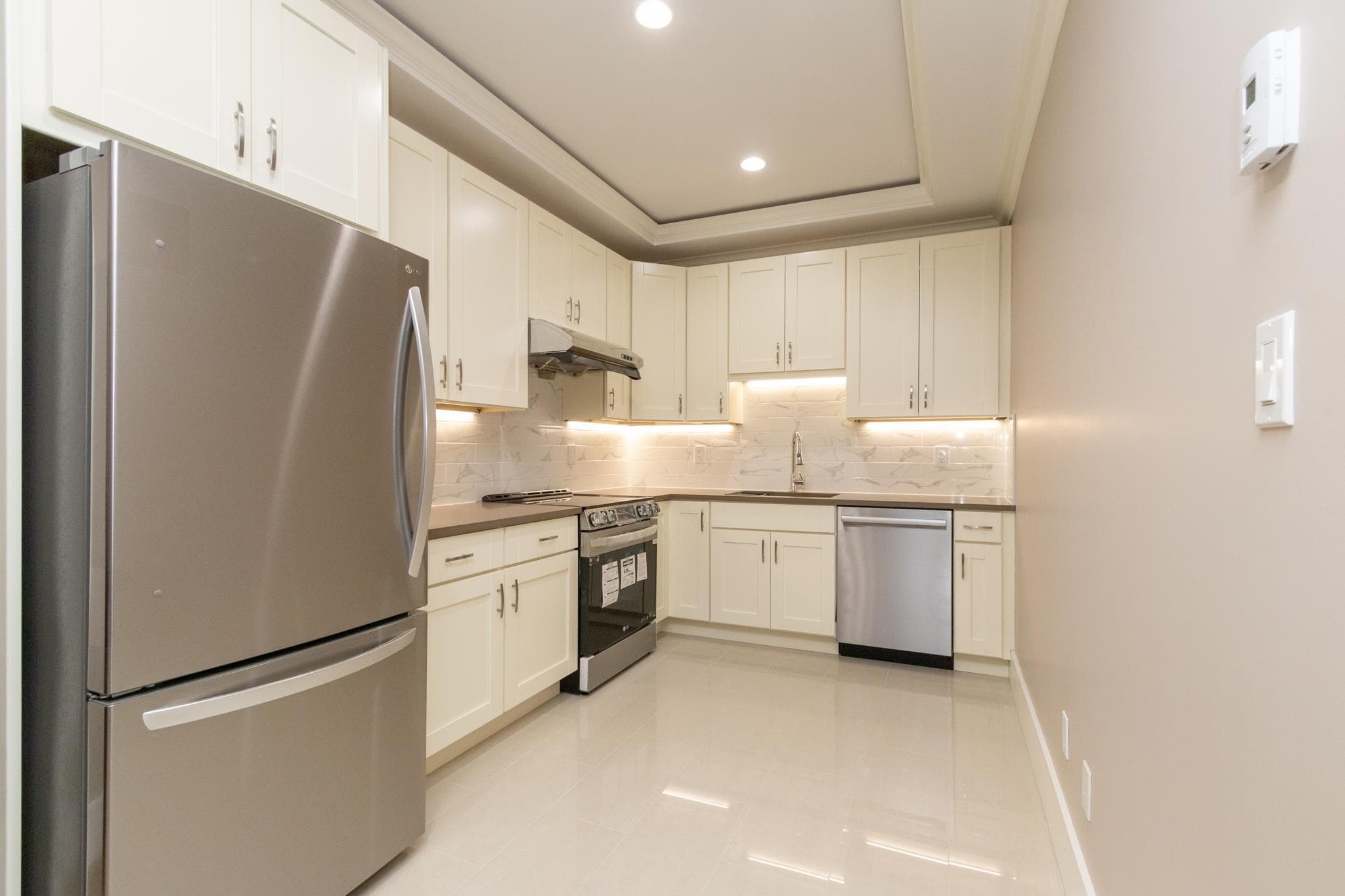4152 Hazelwood Crescent, Burnaby, V5G 2R1 — photo 4