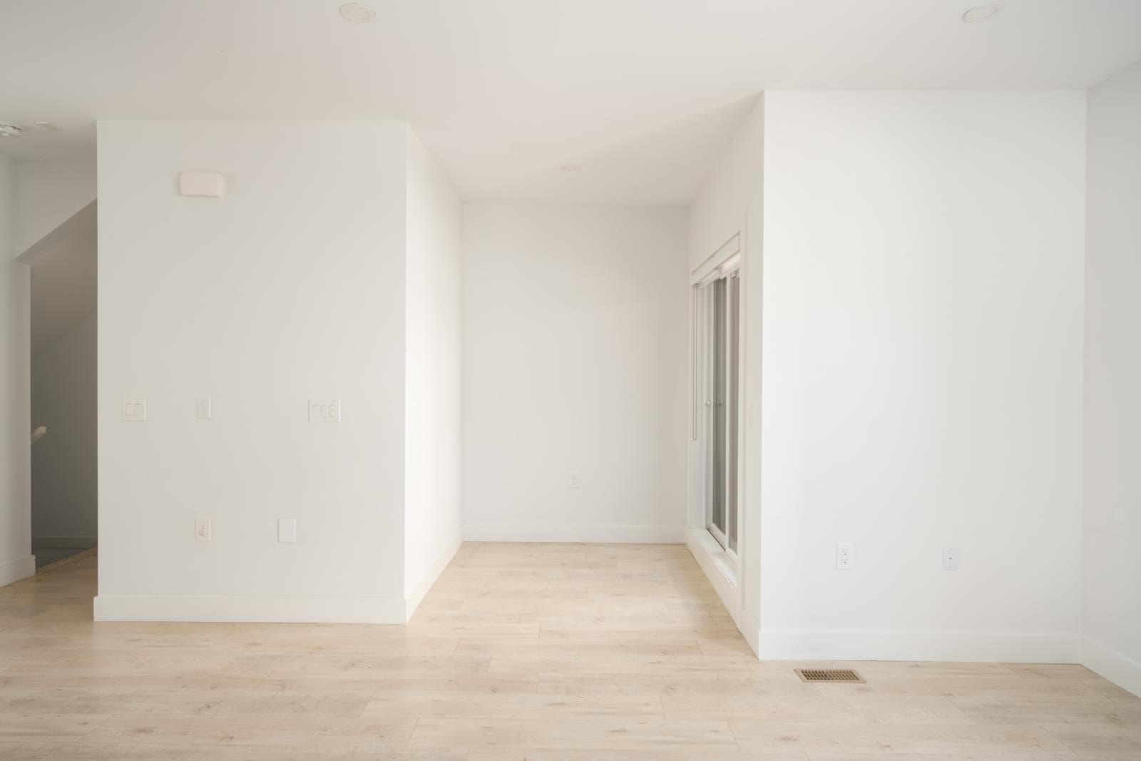 2 - 15950 Alder Place, Surrey, V4A 0C9 — photo 5