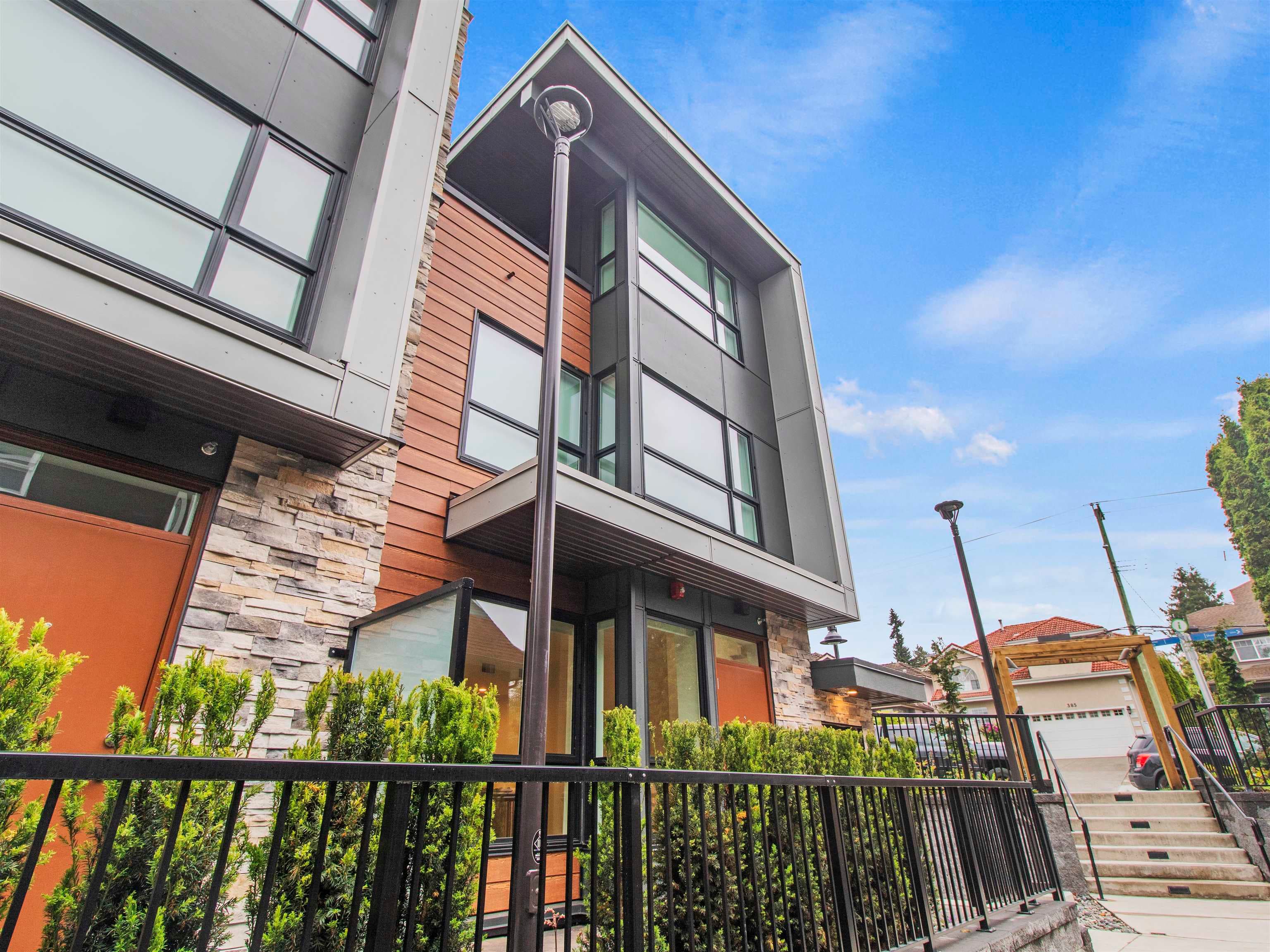 113 - 390 Guilby Street, Coquitlam