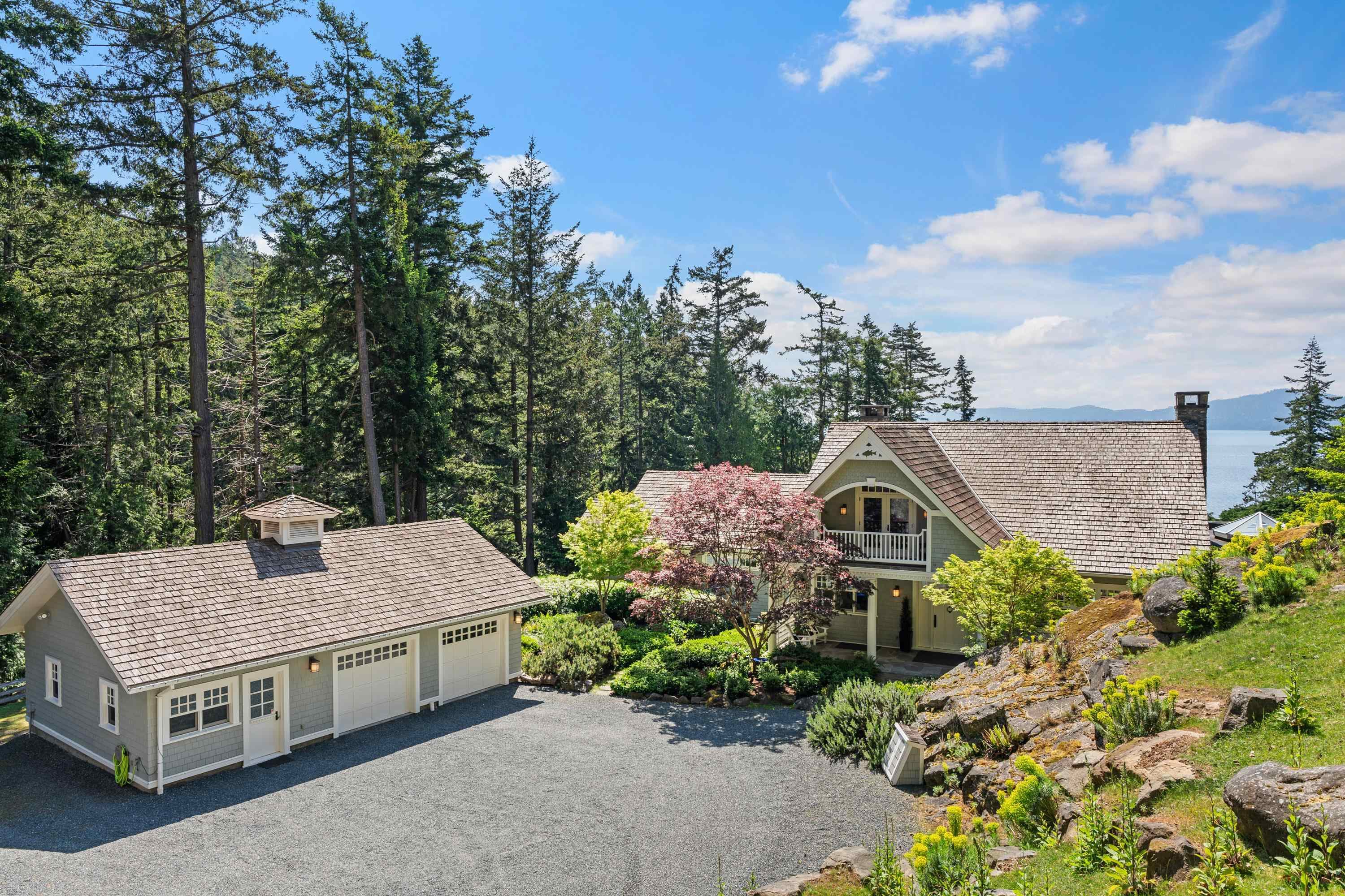 814 Beechwood Drive, Mayne Island