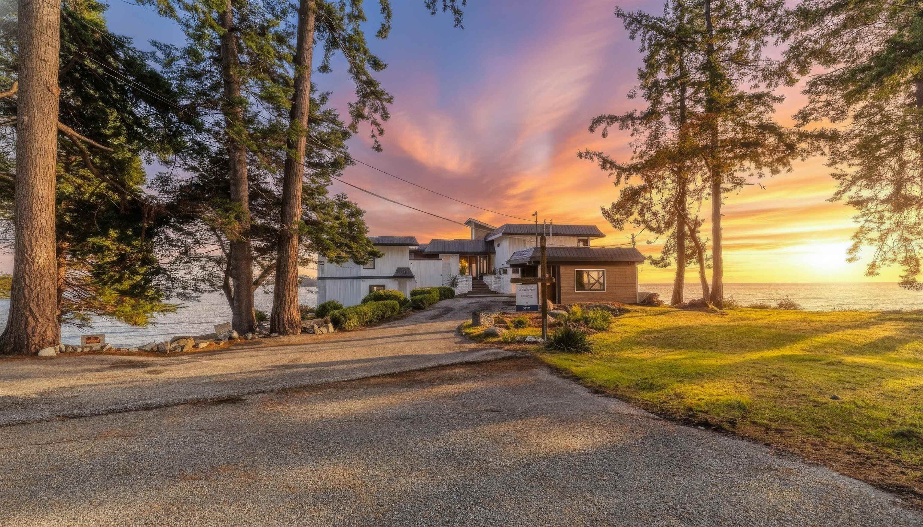 5482 Hill Road, Sechelt, V7Z 0N2 — photo 2