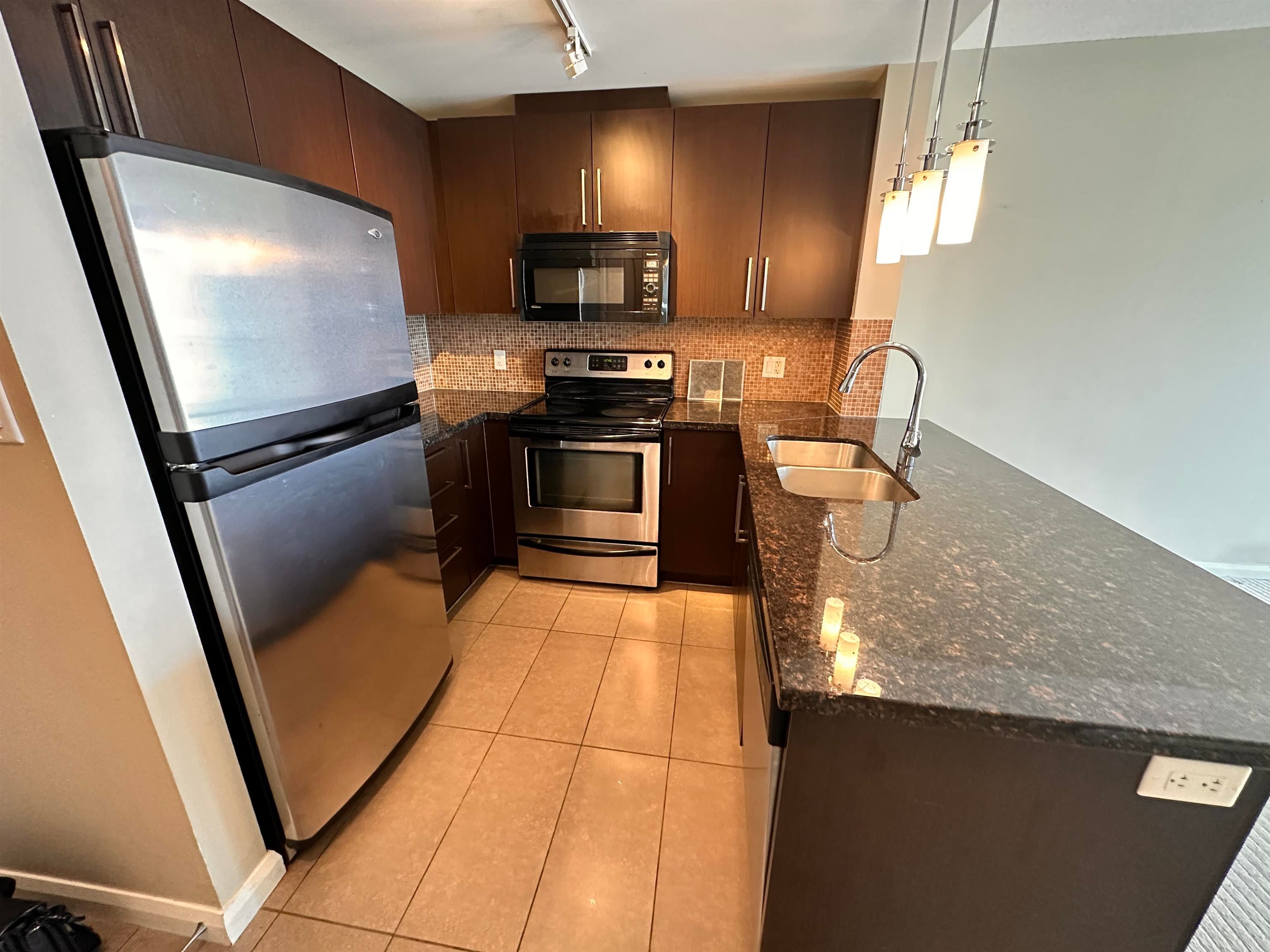 2307 - 888 Carnarvon Street, New Westminster, V3M 0C6 — photo 3