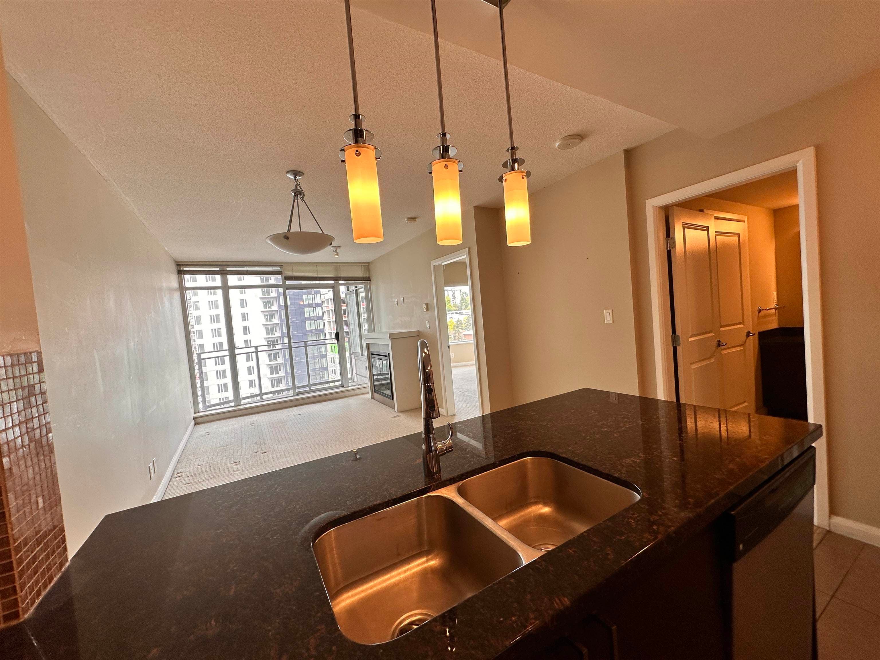 2307 - 888 Carnarvon Street, New Westminster, V3M 0C6 — photo 5