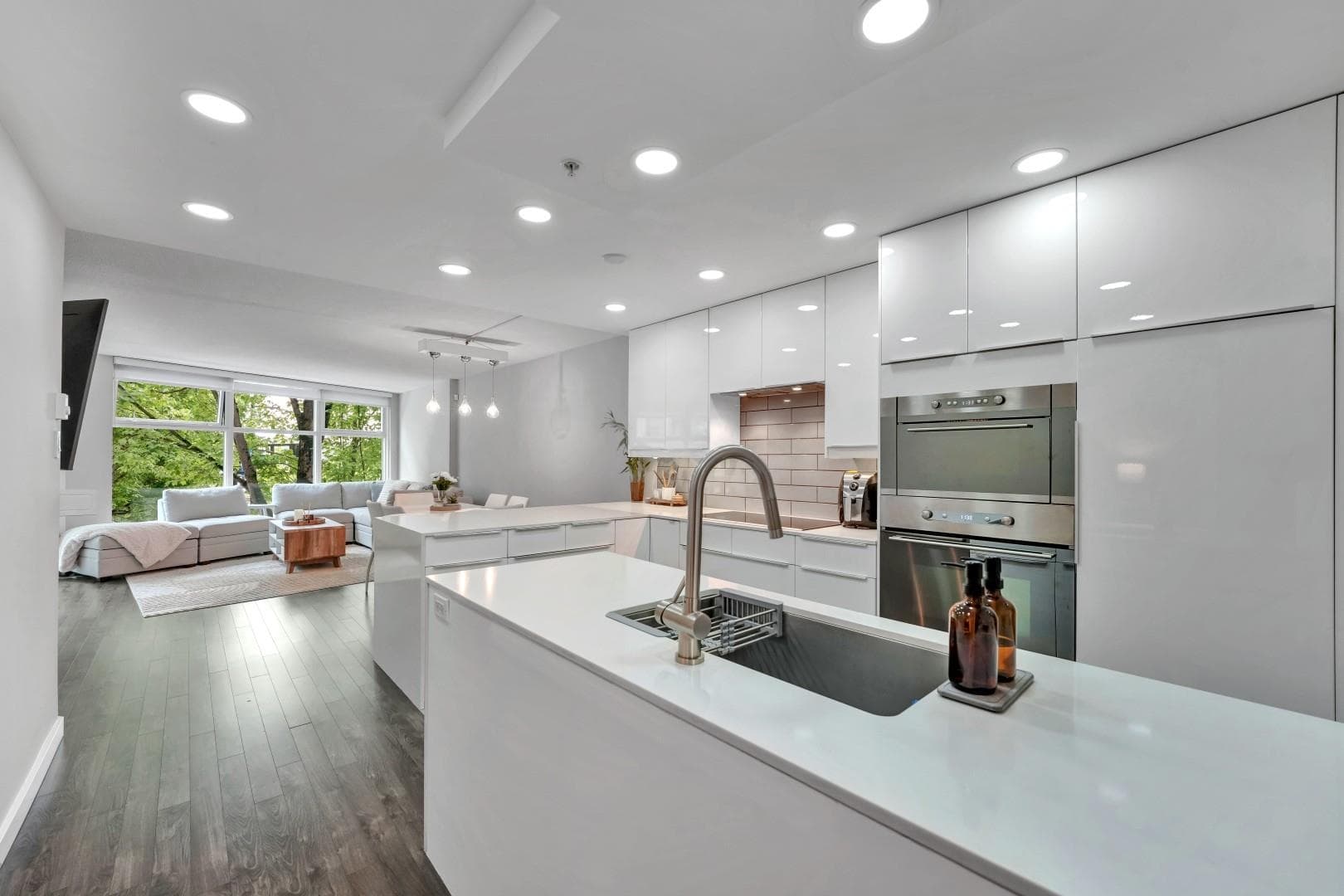B110 - 1331 Homer Street, Vancouver, V6B 5M5 — photo 4