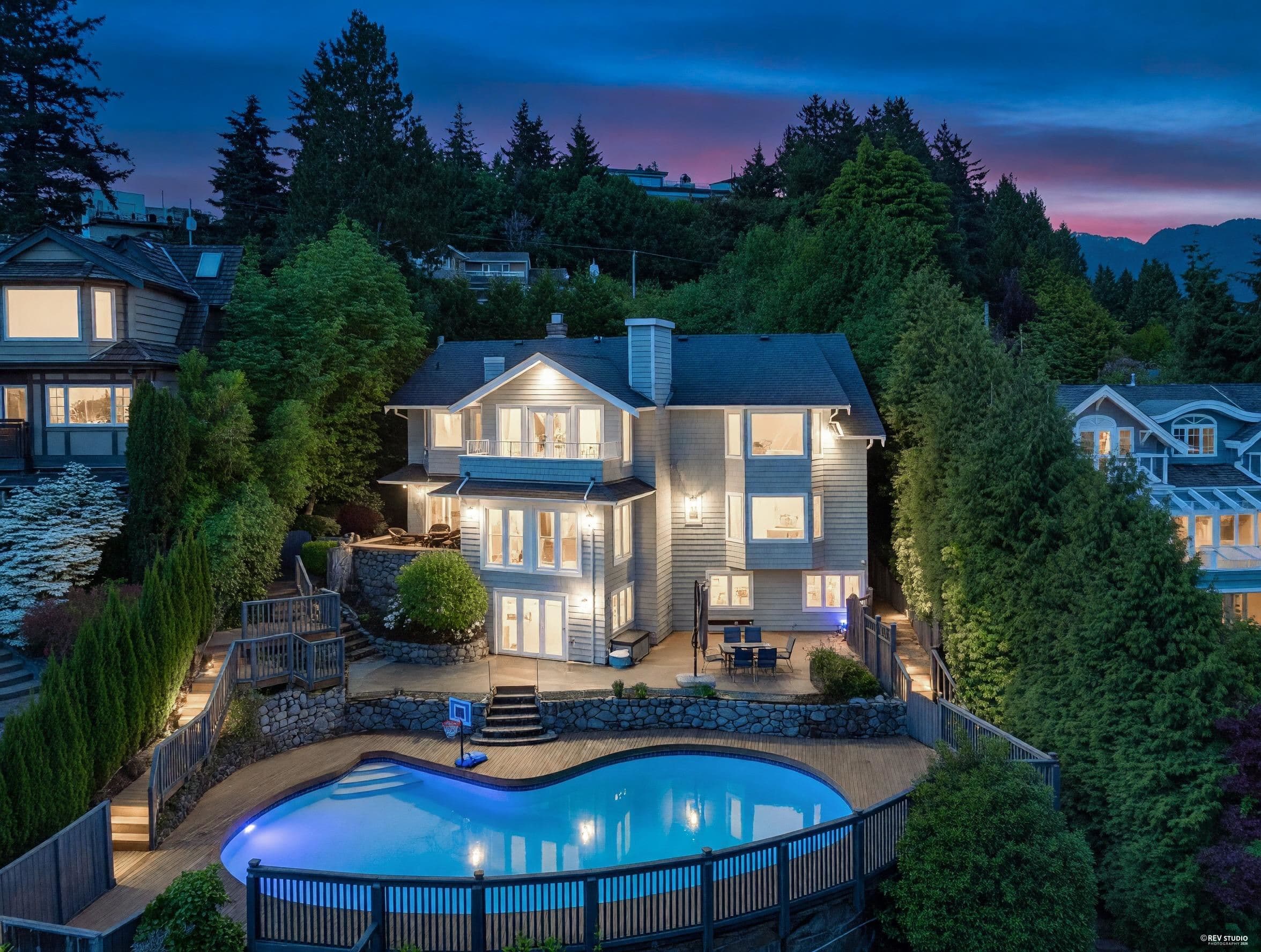 880 Younette Drive, West Vancouver