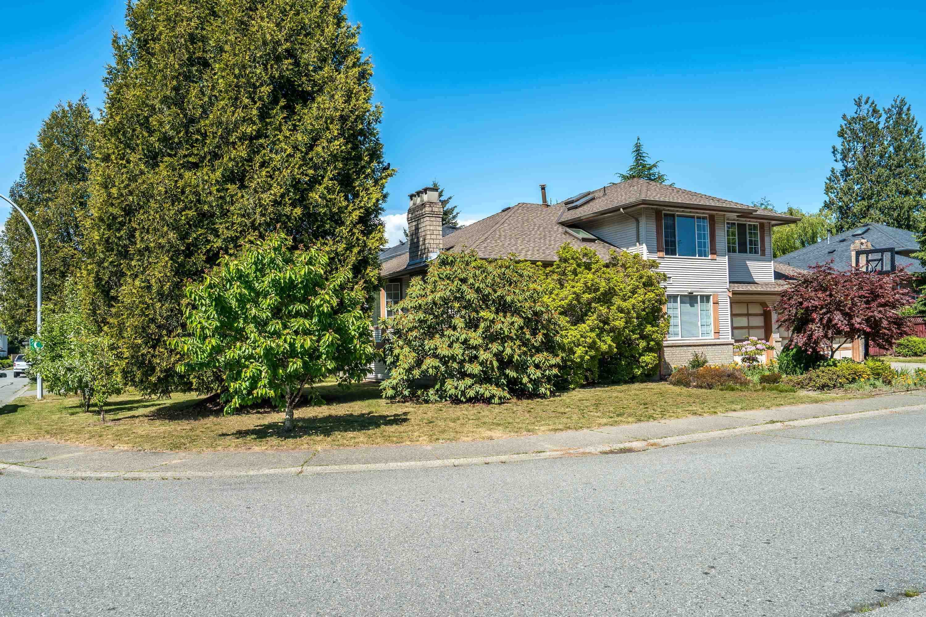15911 111 Avenue, Surrey, V4N 1C8 — photo 2