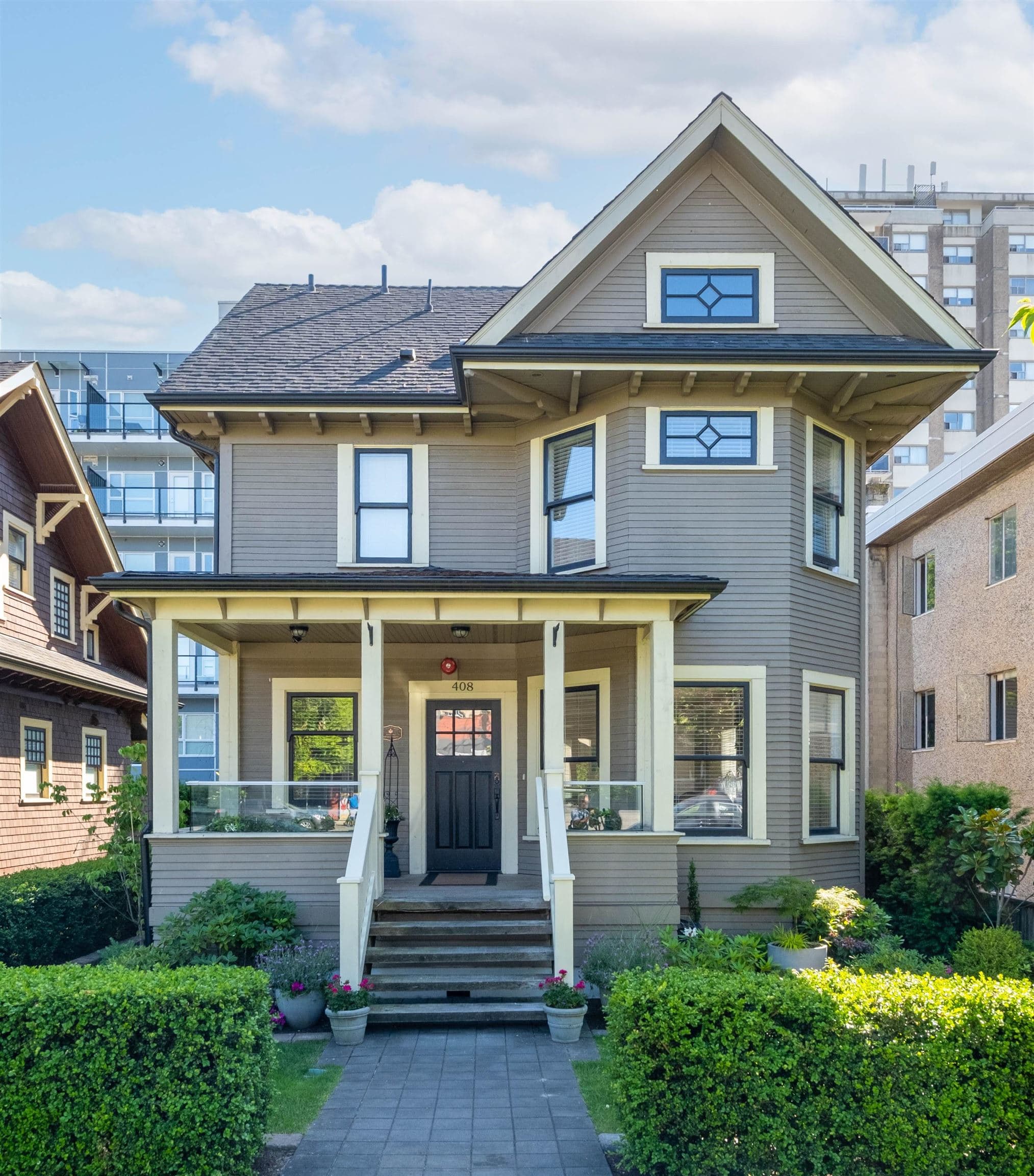 408 Eighth Street, New Westminster, V3M 0K1 — photo 1