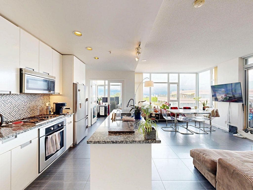 865 - 2080 W Broadway, Vancouver