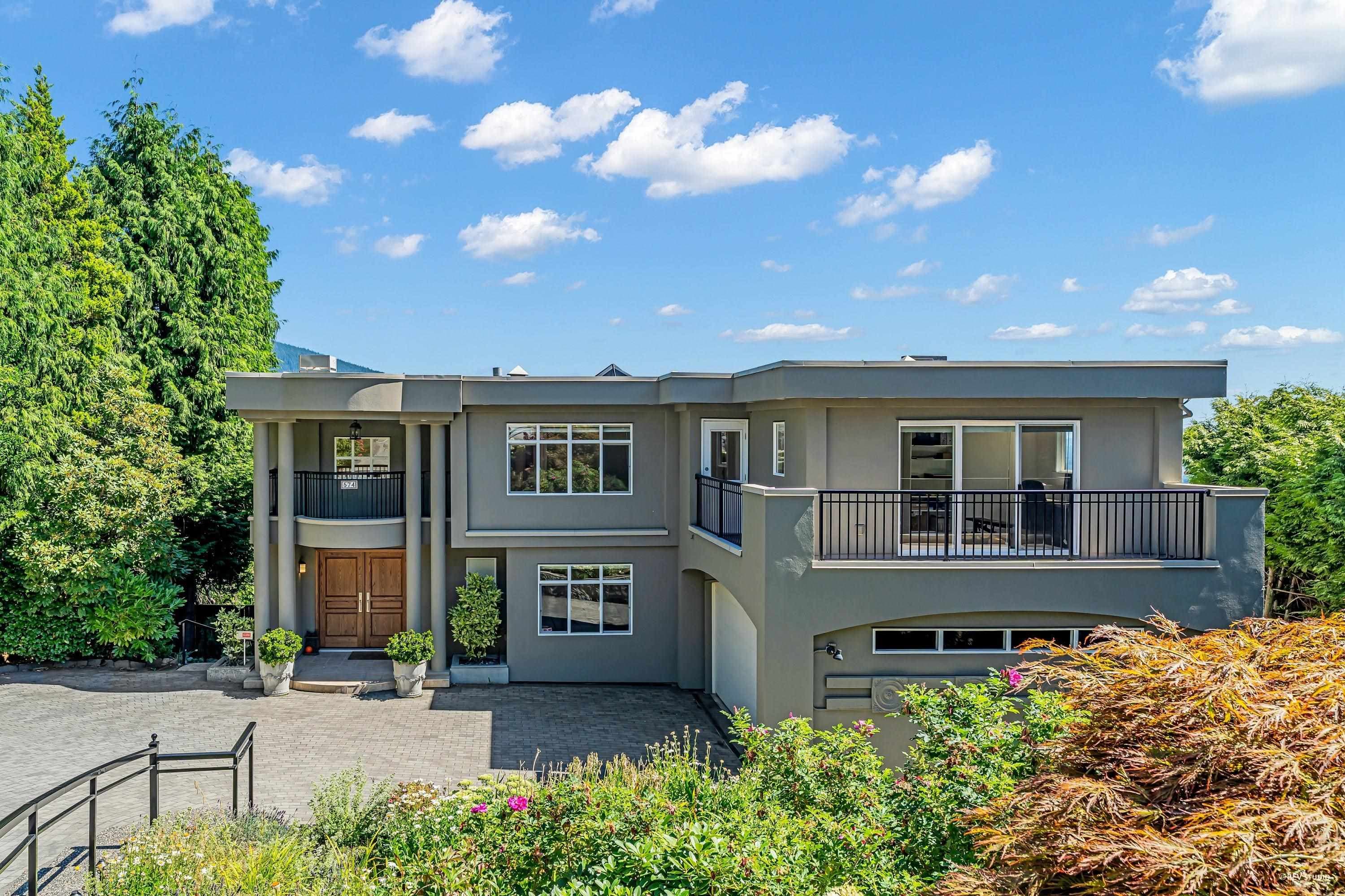 574 St. Andrews Place, West Vancouver