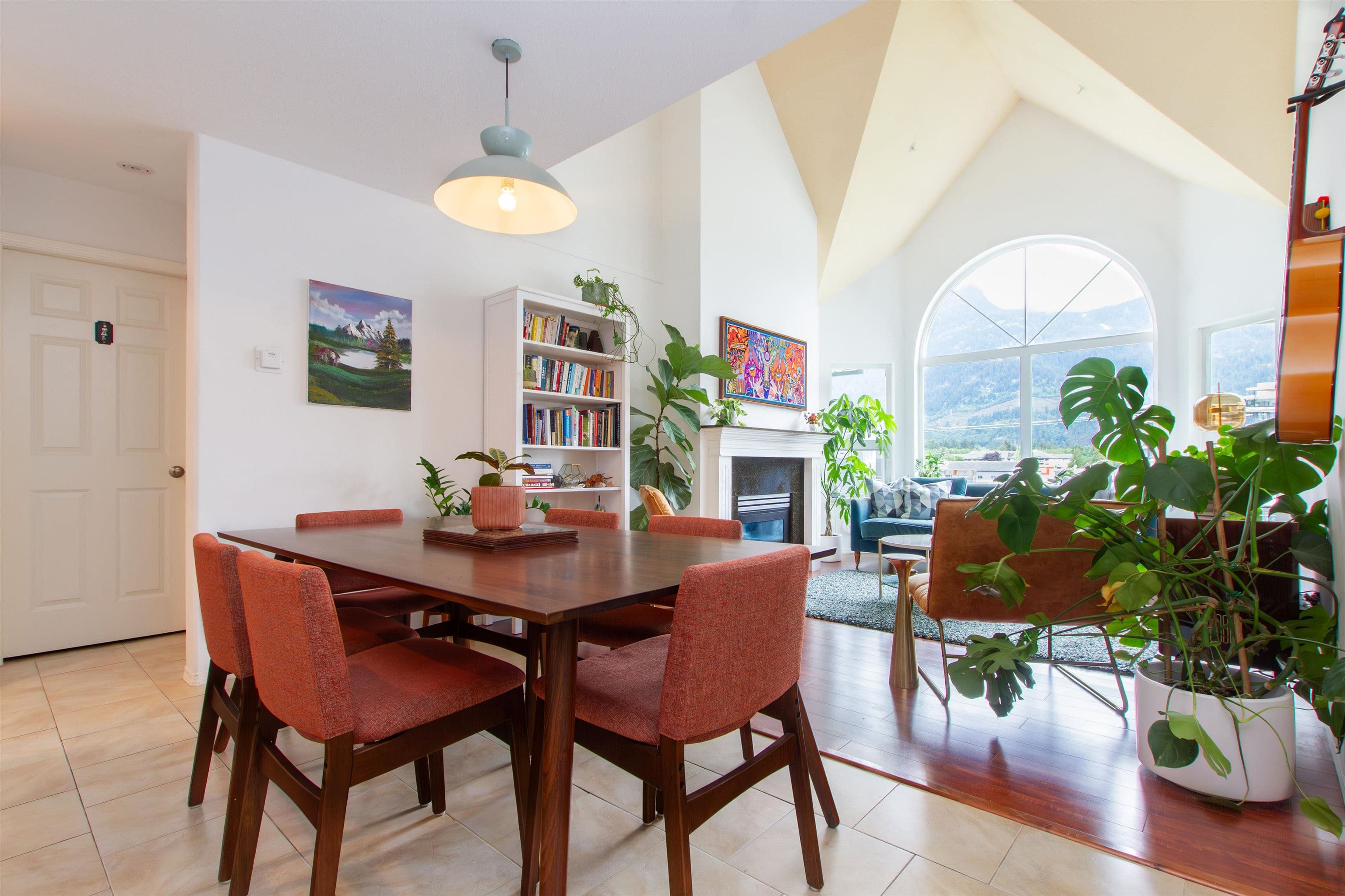 310 - 1466 Pemberton Avenue, Squamish