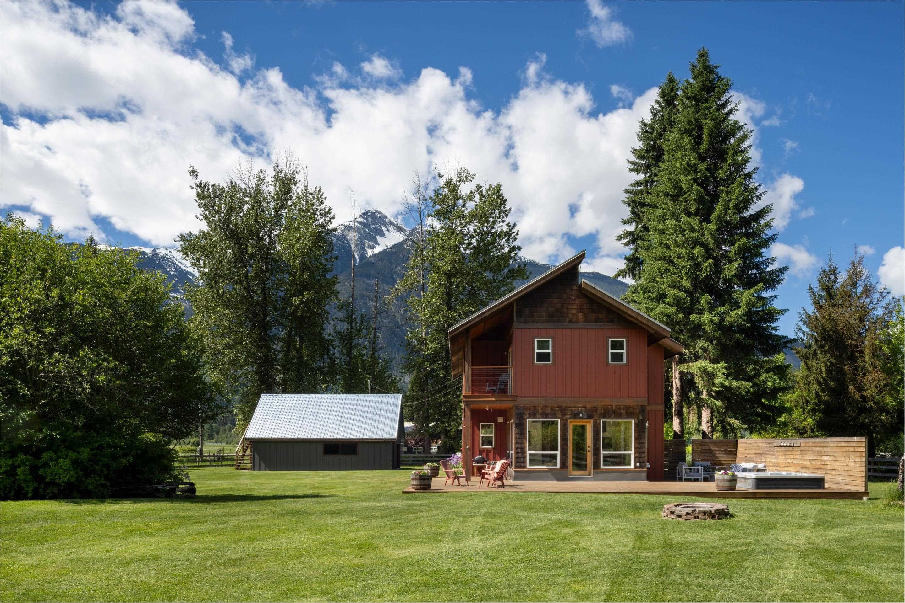 8950 Pemberton Meadows Road, Pemberton, V0N 2L2 — photo 2