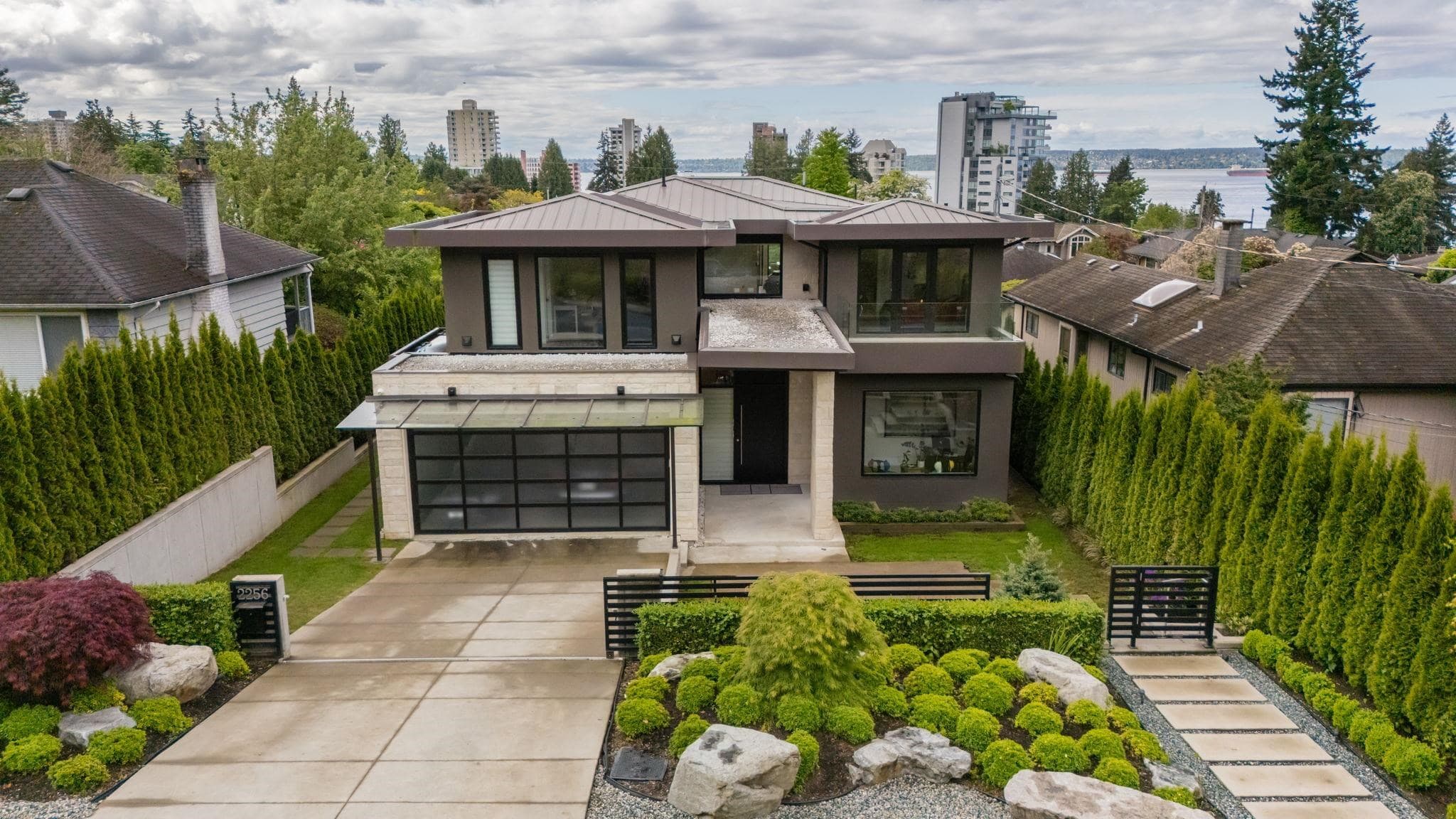 2256 Jefferson Avenue, West Vancouver, V7V 2A8 — photo 1