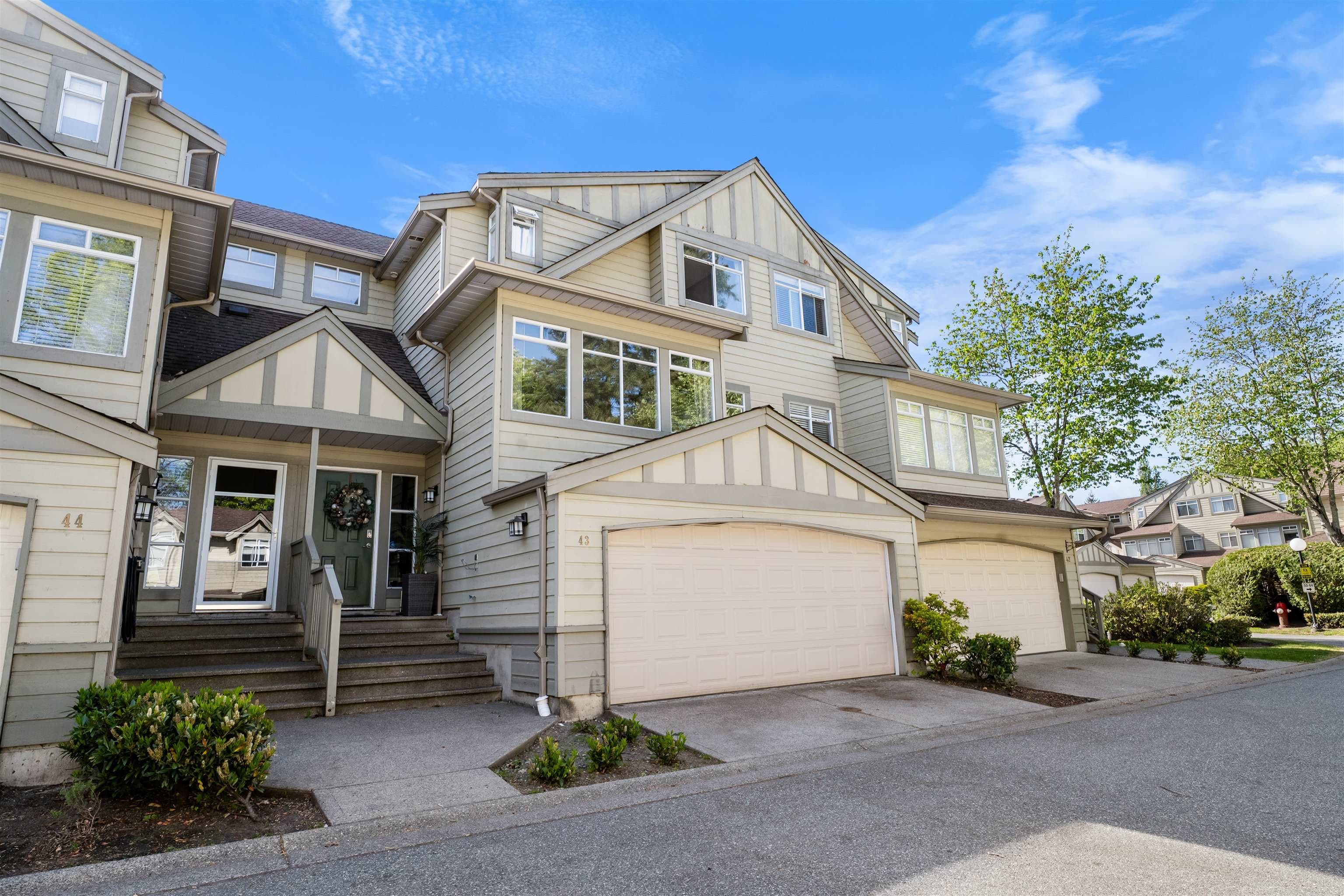 43 - 10238 155a Street, Surrey, V3R 0V8 — photo 2