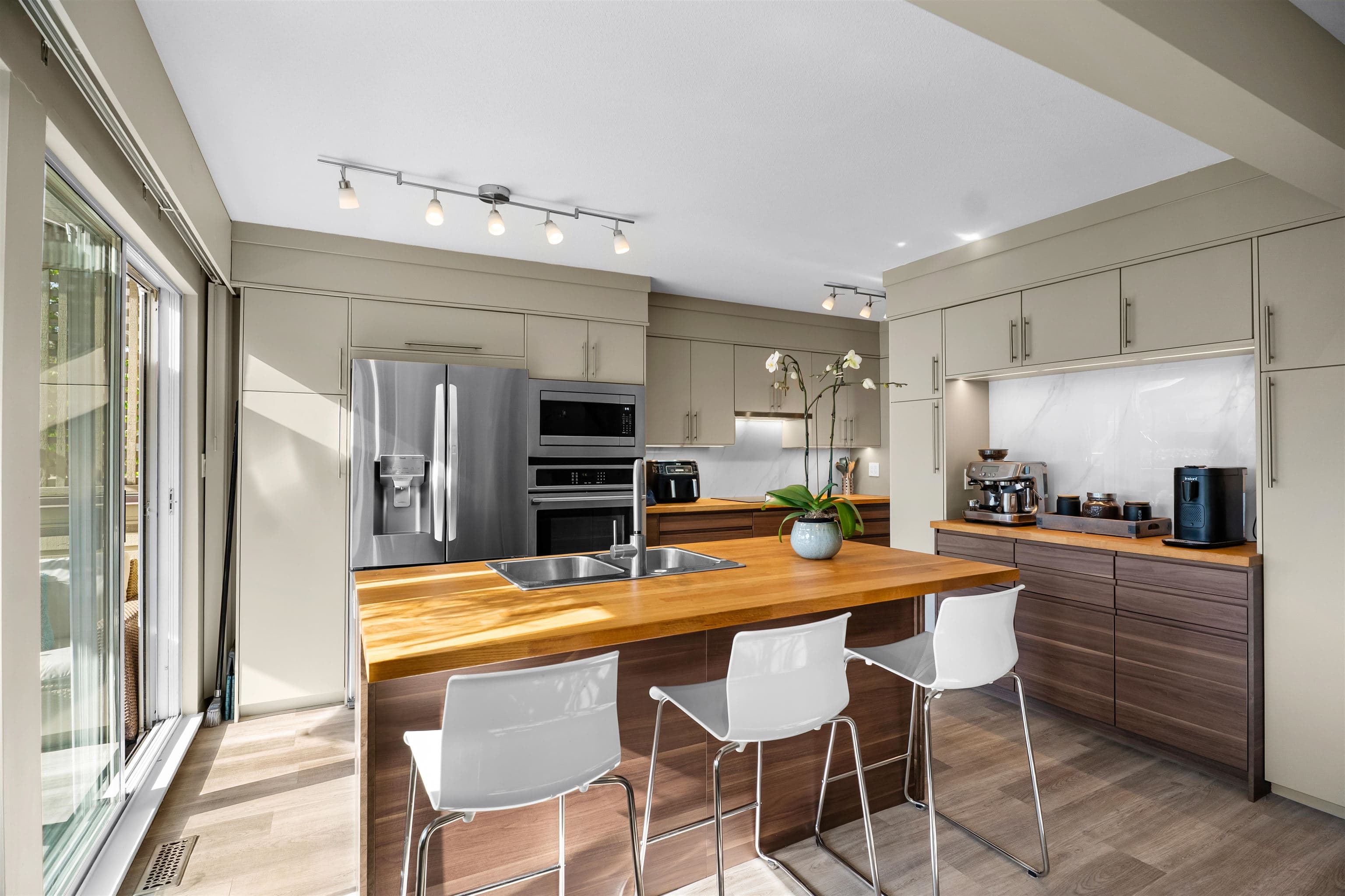 43 - 10238 155a Street, Surrey, V3R 0V8 — photo 1