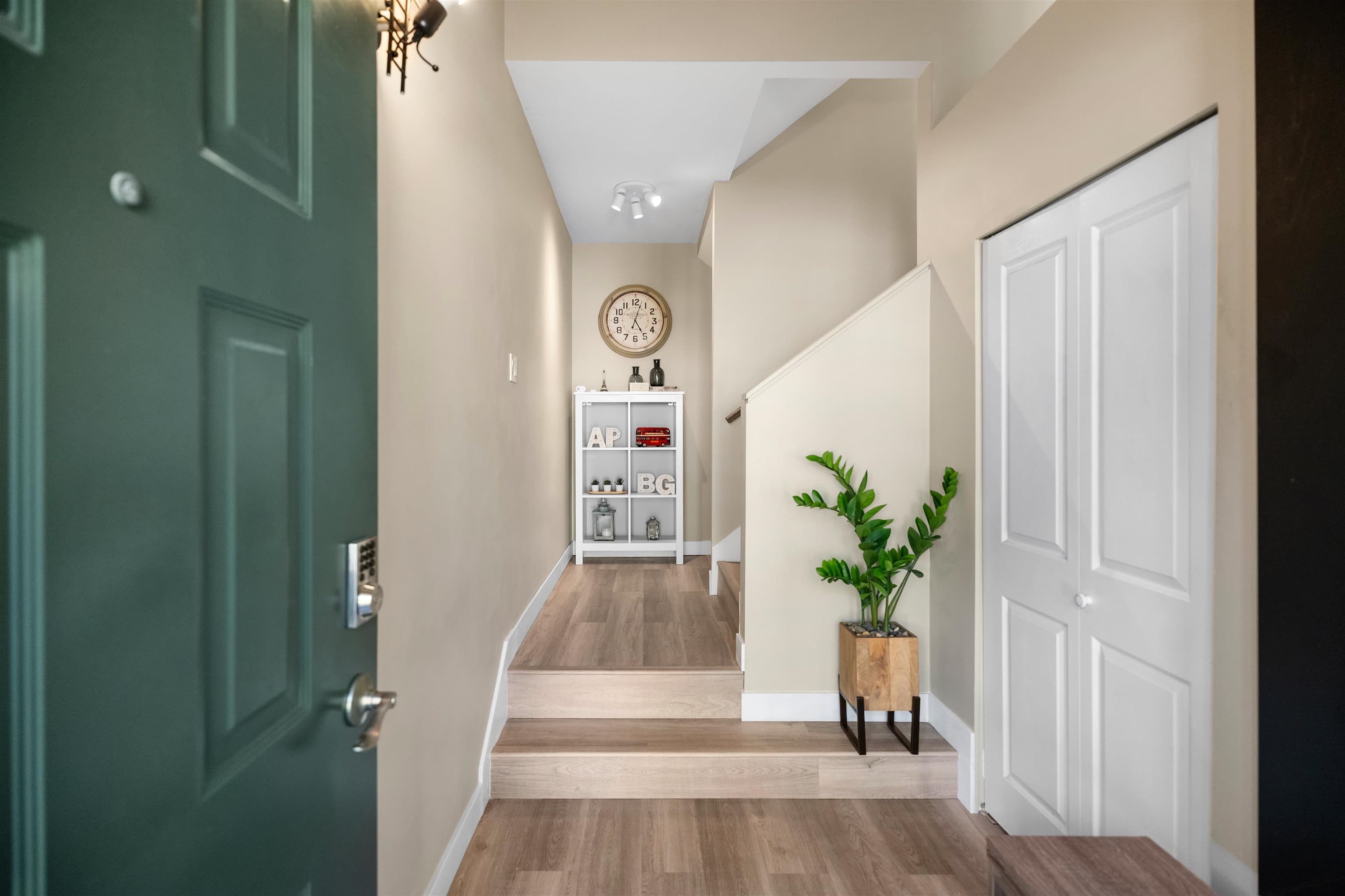 43 - 10238 155a Street, Surrey, V3R 0V8 — photo 4