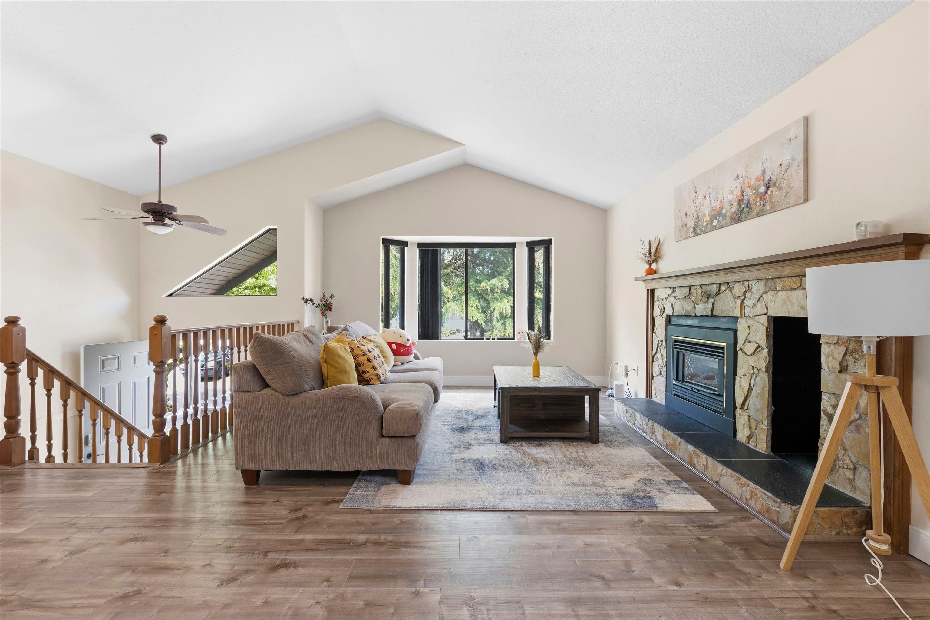 9768 151a Street, Surrey, V3R 8W8 — photo 4