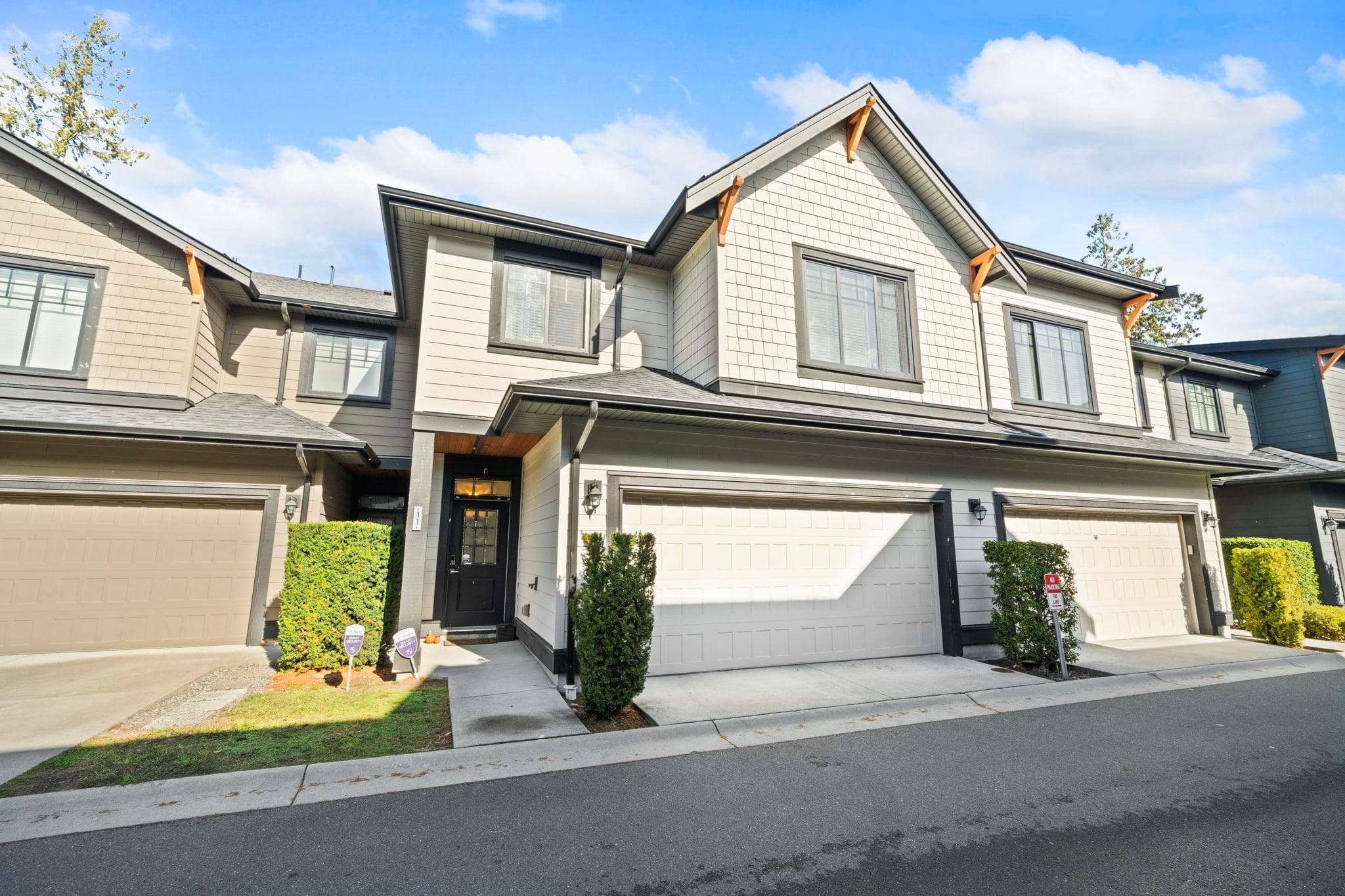 11 - 8425 Venture Way, Surrey