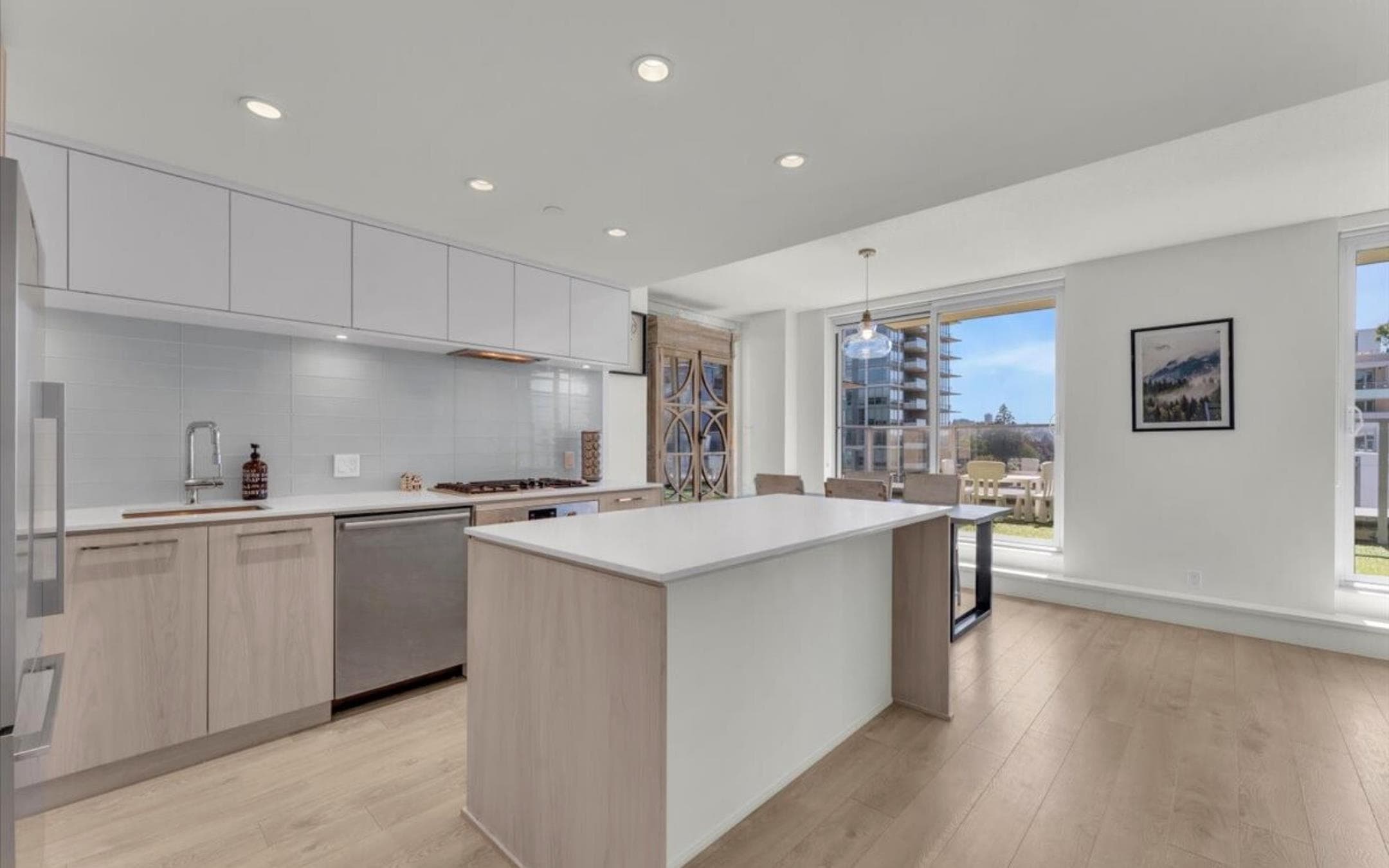 405 - 680 Seylynn Crescent, North Vancouver — sold