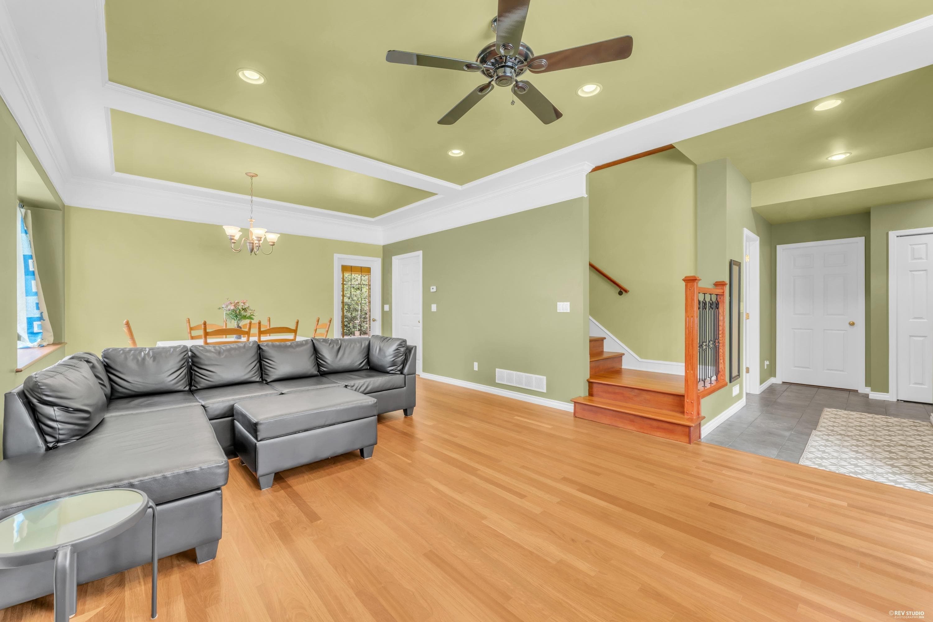 4317 Cliffmont Road, North Vancouver, V7G 1J6 — photo 2