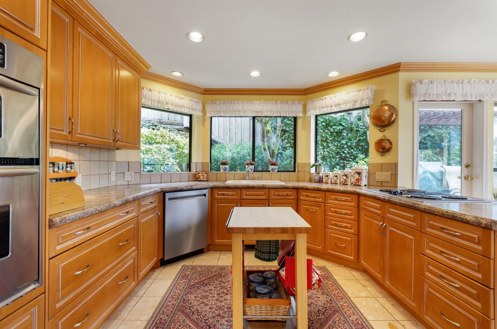 5180 Meadfeild Road, West Vancouver, V7W 3B8 — photo 3
