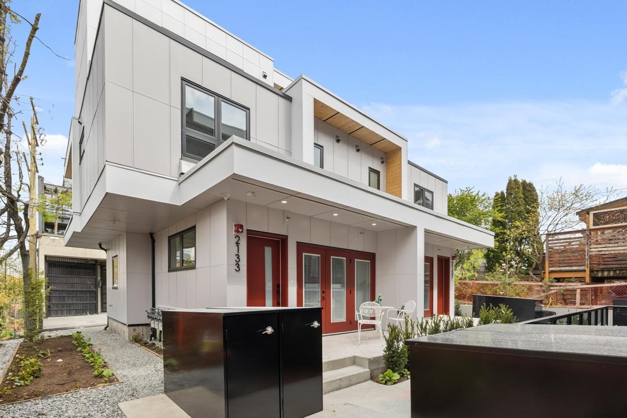2133 E Pender Street, Vancouver