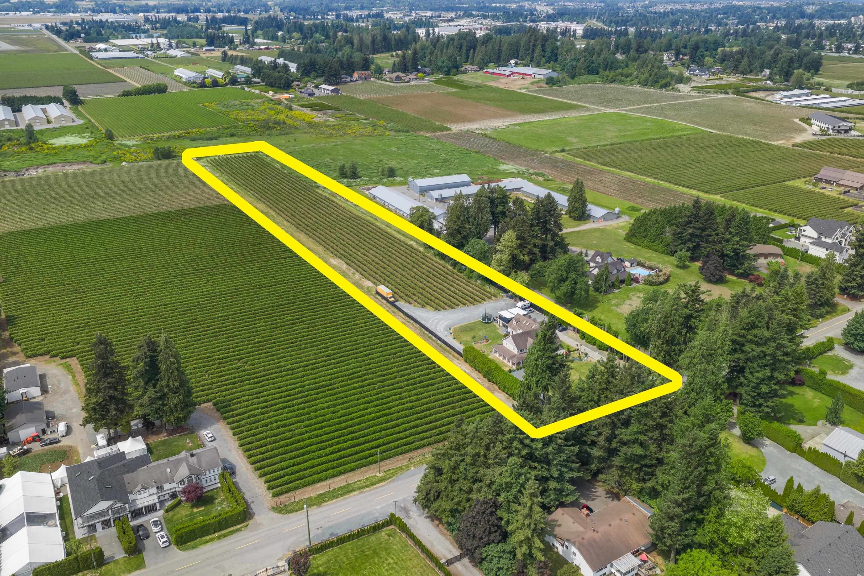 1189 Gladwin Road, Abbotsford, V2T 5Y4 — photo 2