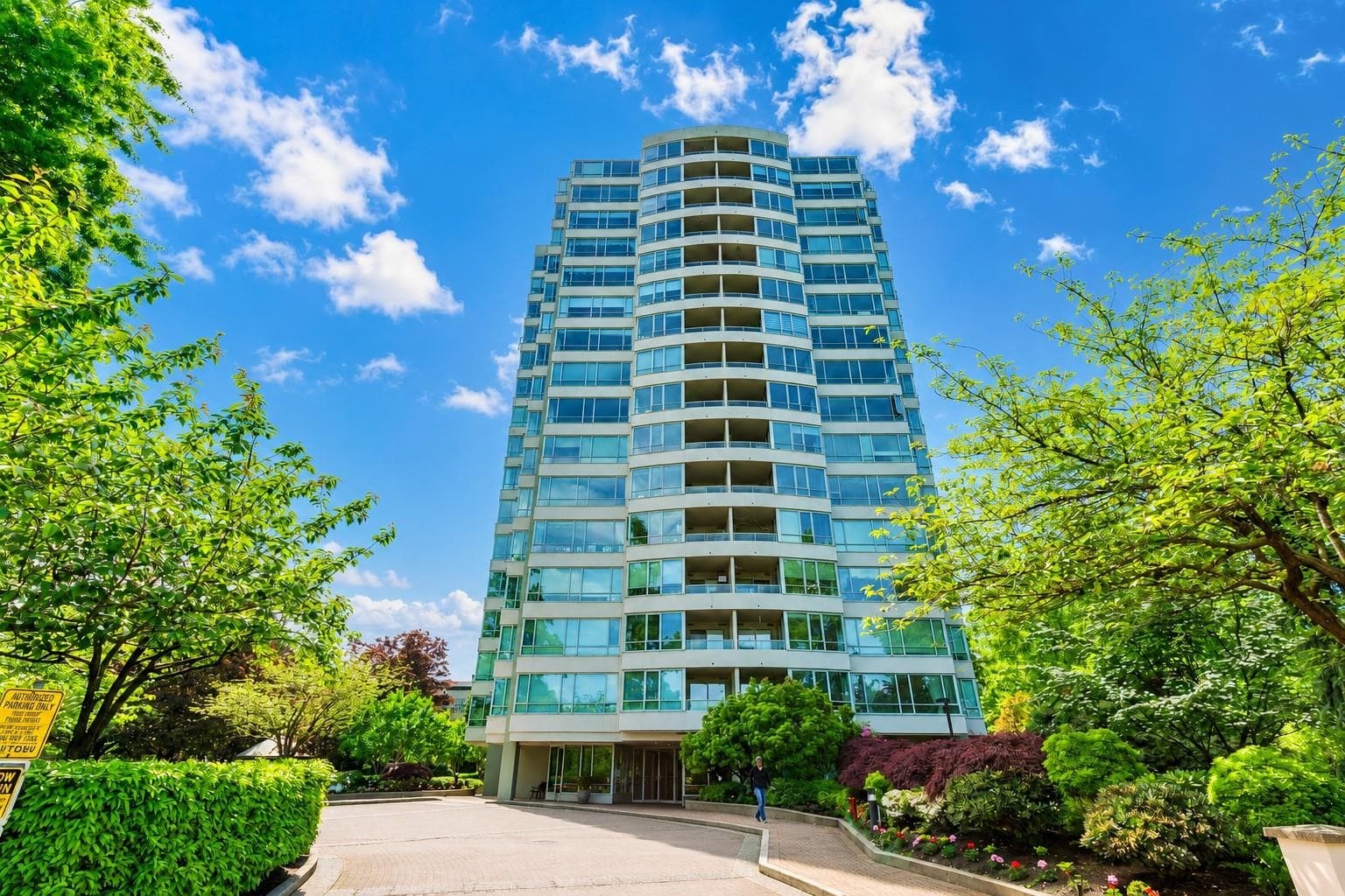 905 - 15030 101 Avenue, Surrey