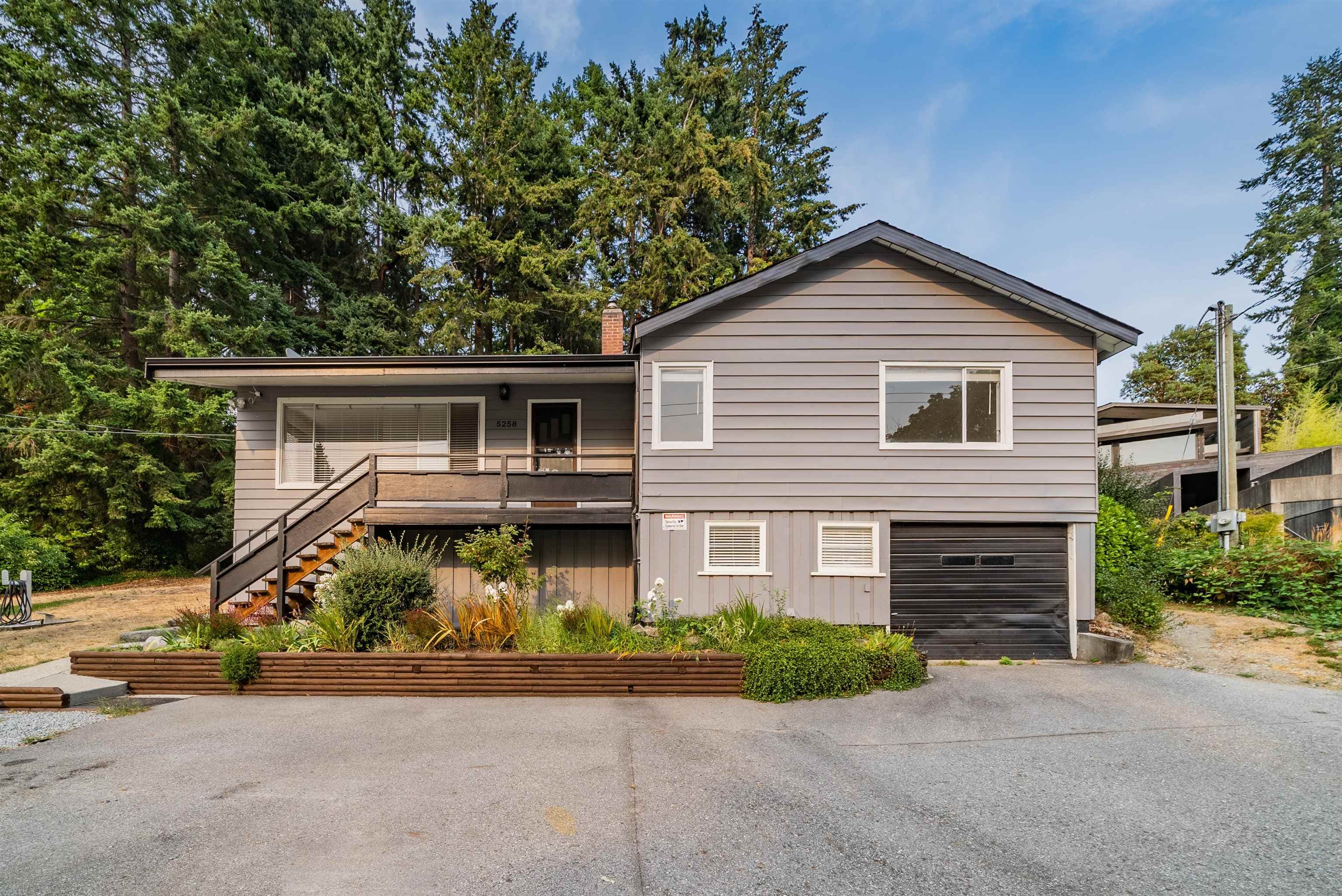 5258 Sunshine Coast Highway, Sechelt