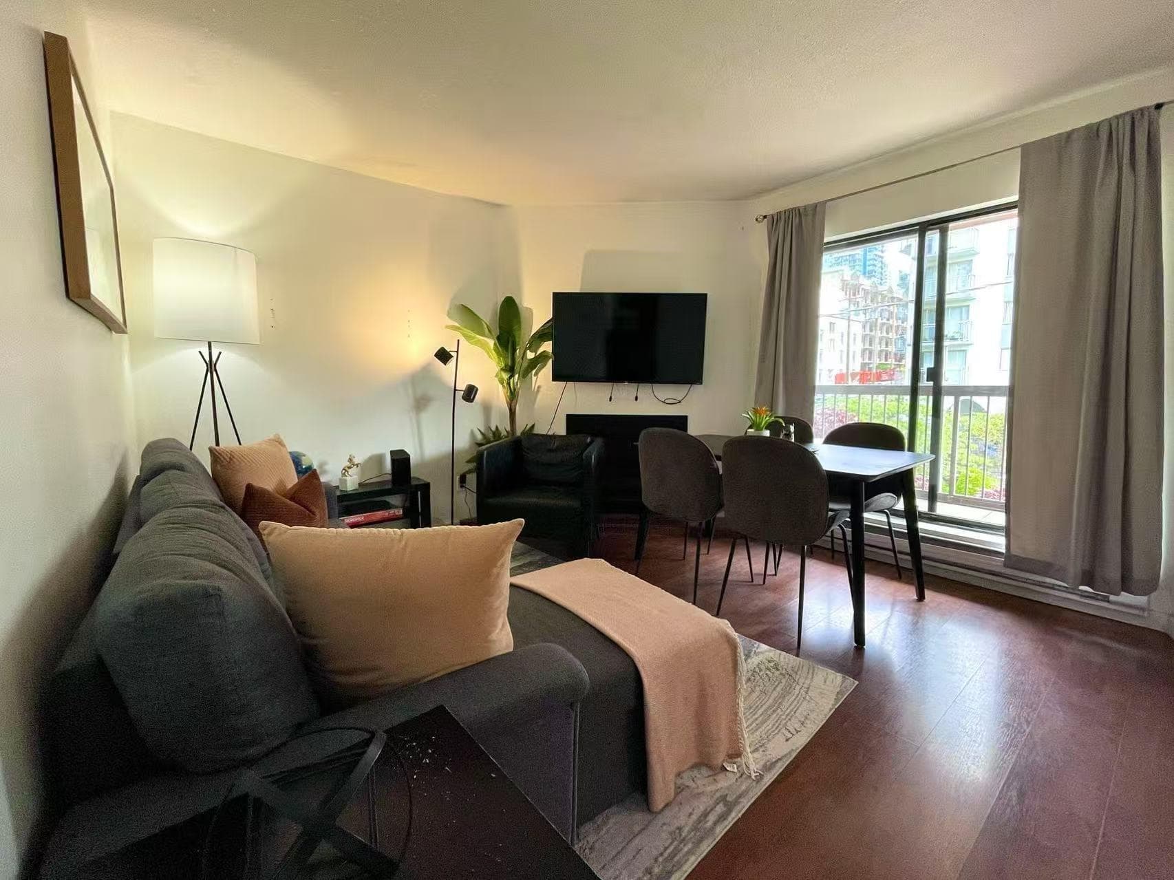 302 - 1405 Haro Street, Vancouver, V6G 1G2 — photo 1