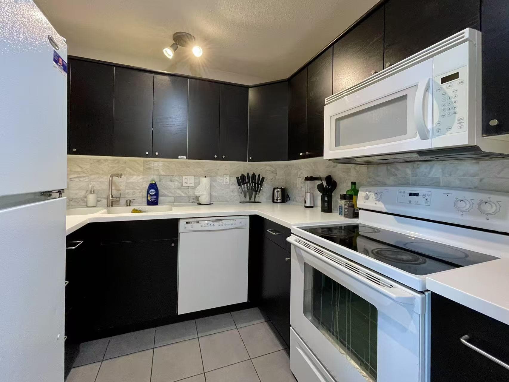 302 - 1405 Haro Street, Vancouver, V6G 1G2 — photo 4