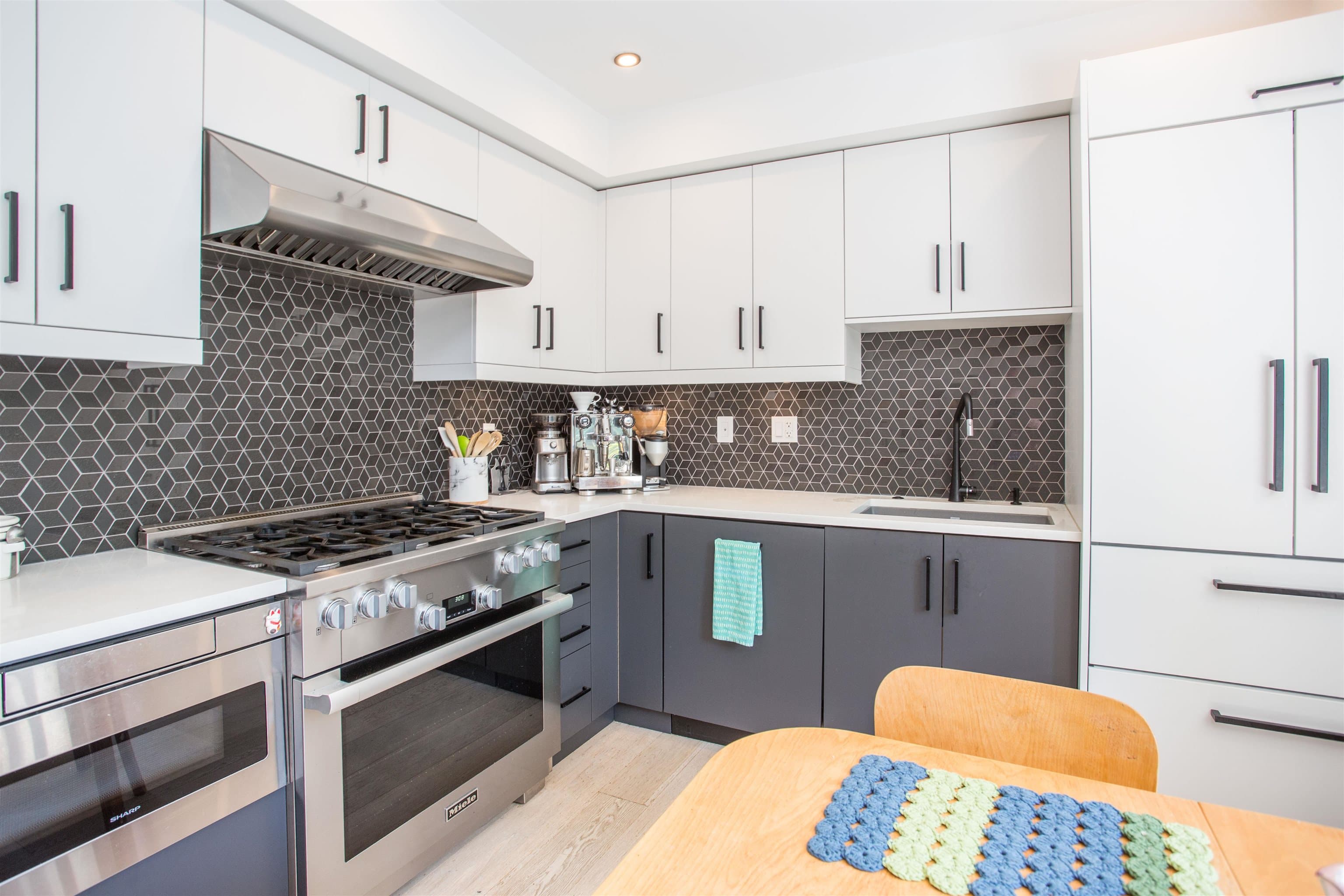 2 - 1152 Comox Street, Vancouver, V6E 1K5 — photo 4