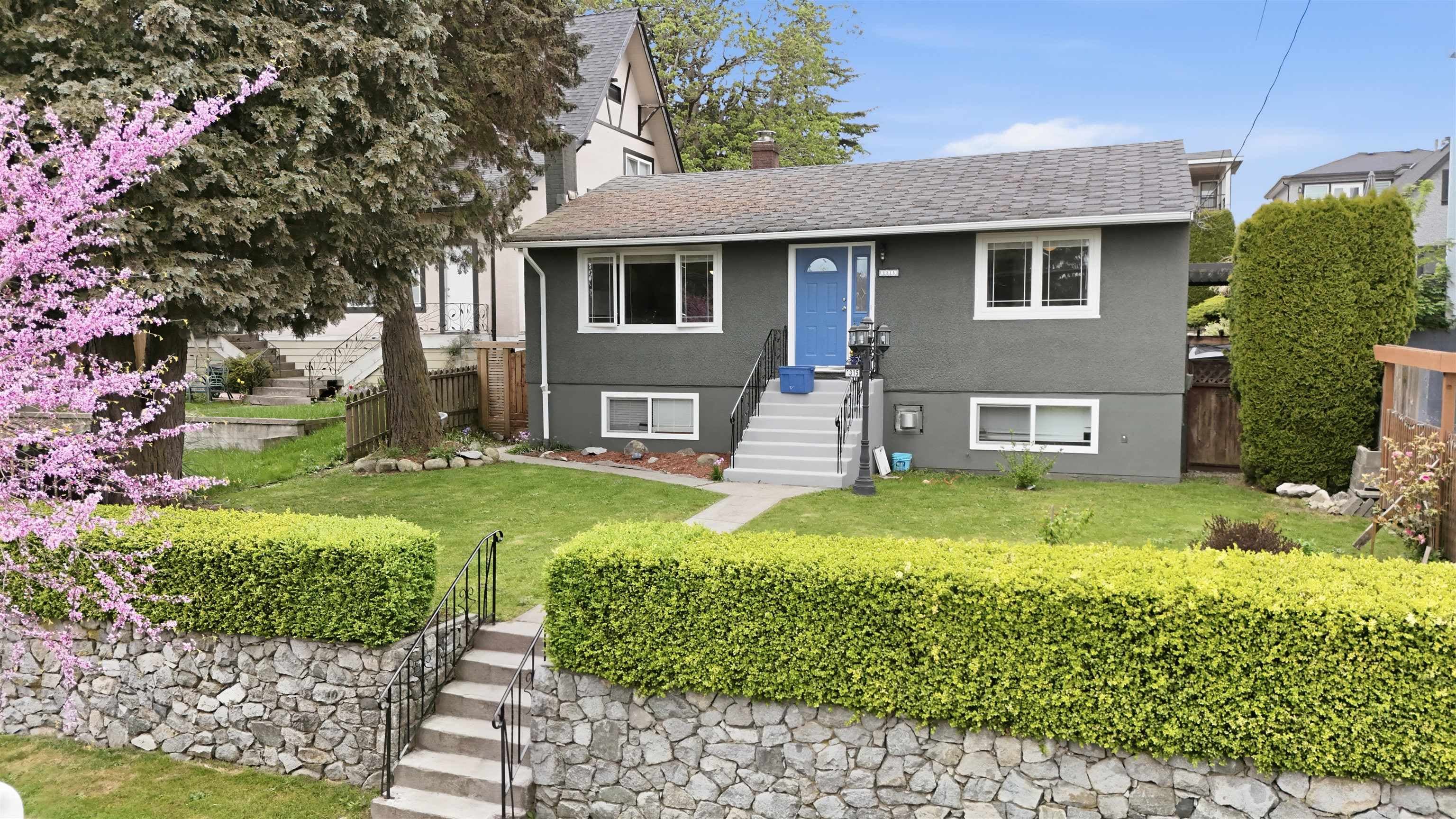 1315 Eighth Avenue, New Westminster — sold