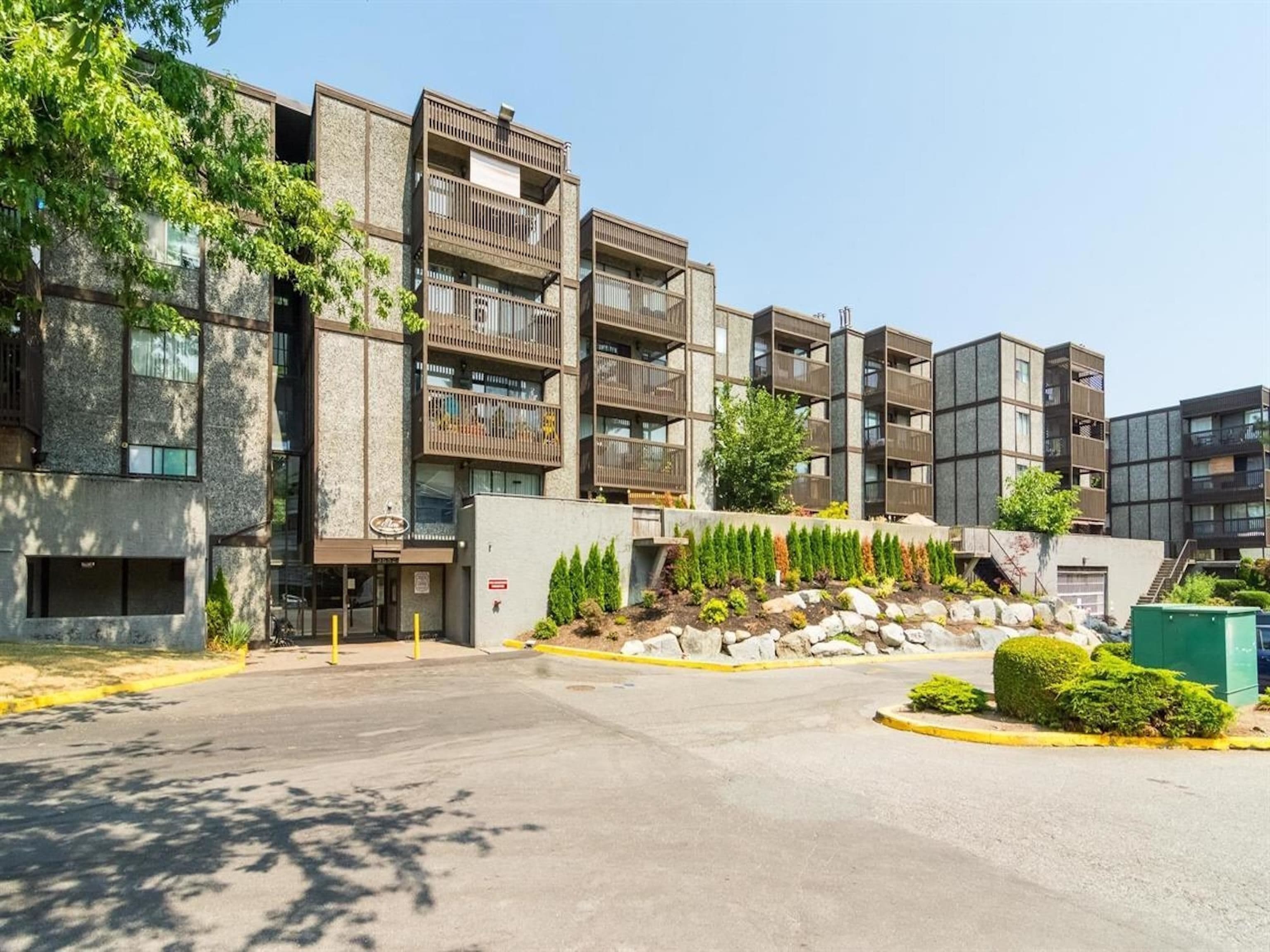 401 - 9682 134 Street, Surrey