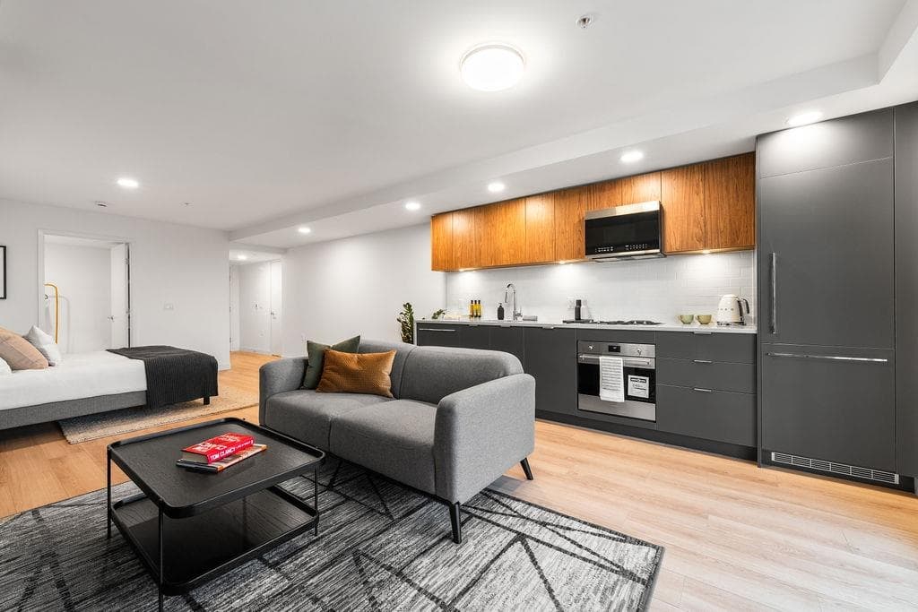 311 - 2419 Grant Street, Vancouver, V5K 3G5 — photo 2