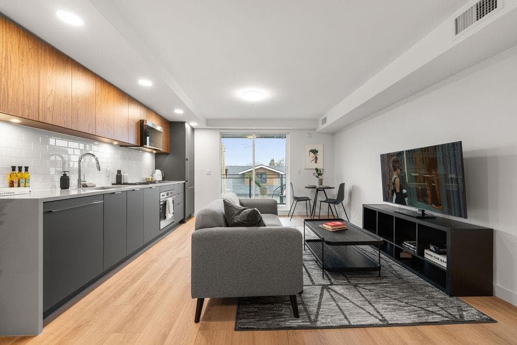 311 - 2419 Grant Street, Vancouver, V5K 3G5 — photo 3
