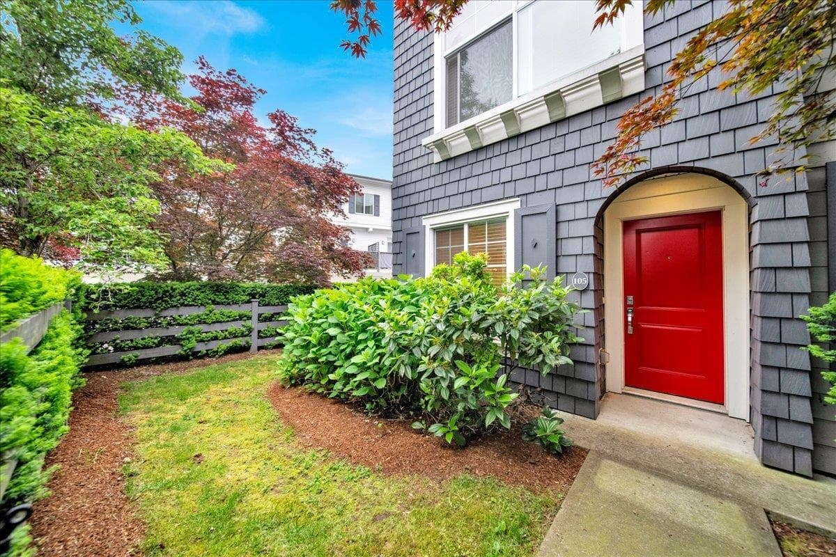 105 - 15340 Guildford Drive, Surrey