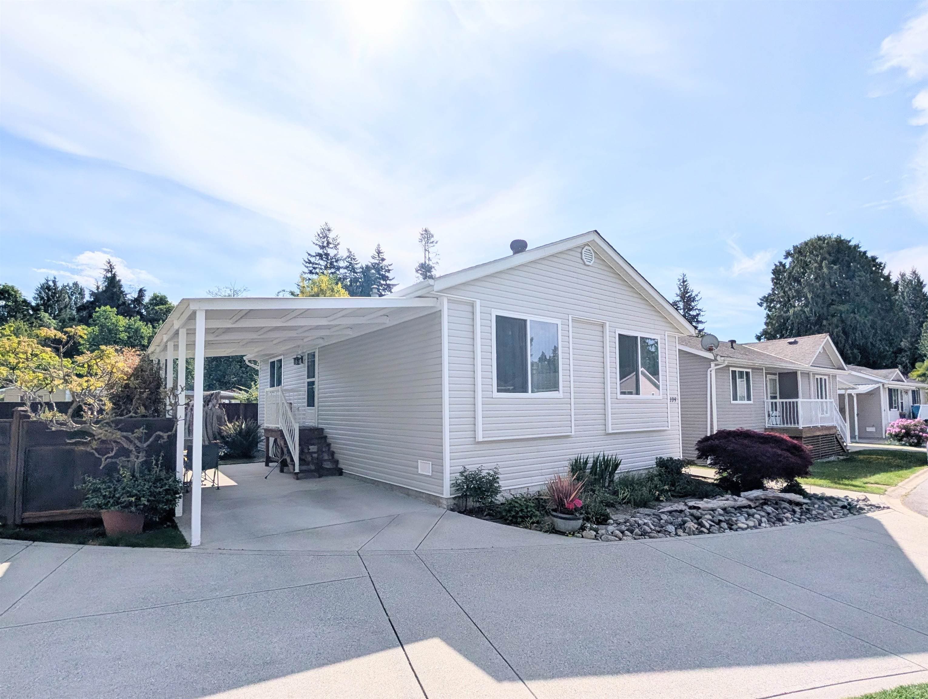109 - 4510 Sunshine Coast Highway, Sechelt