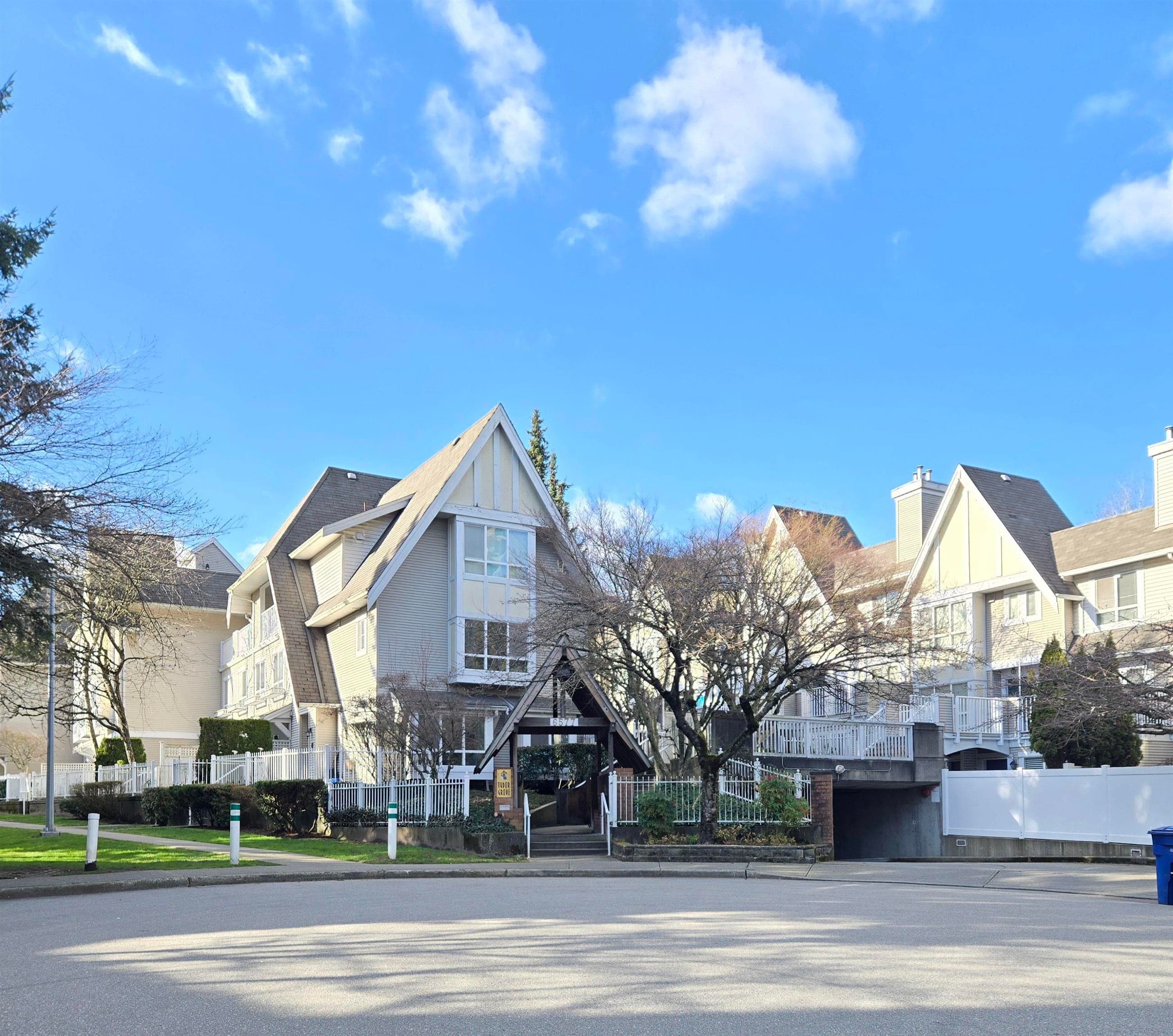 15 - 6577 Southoaks Crescent, Burnaby