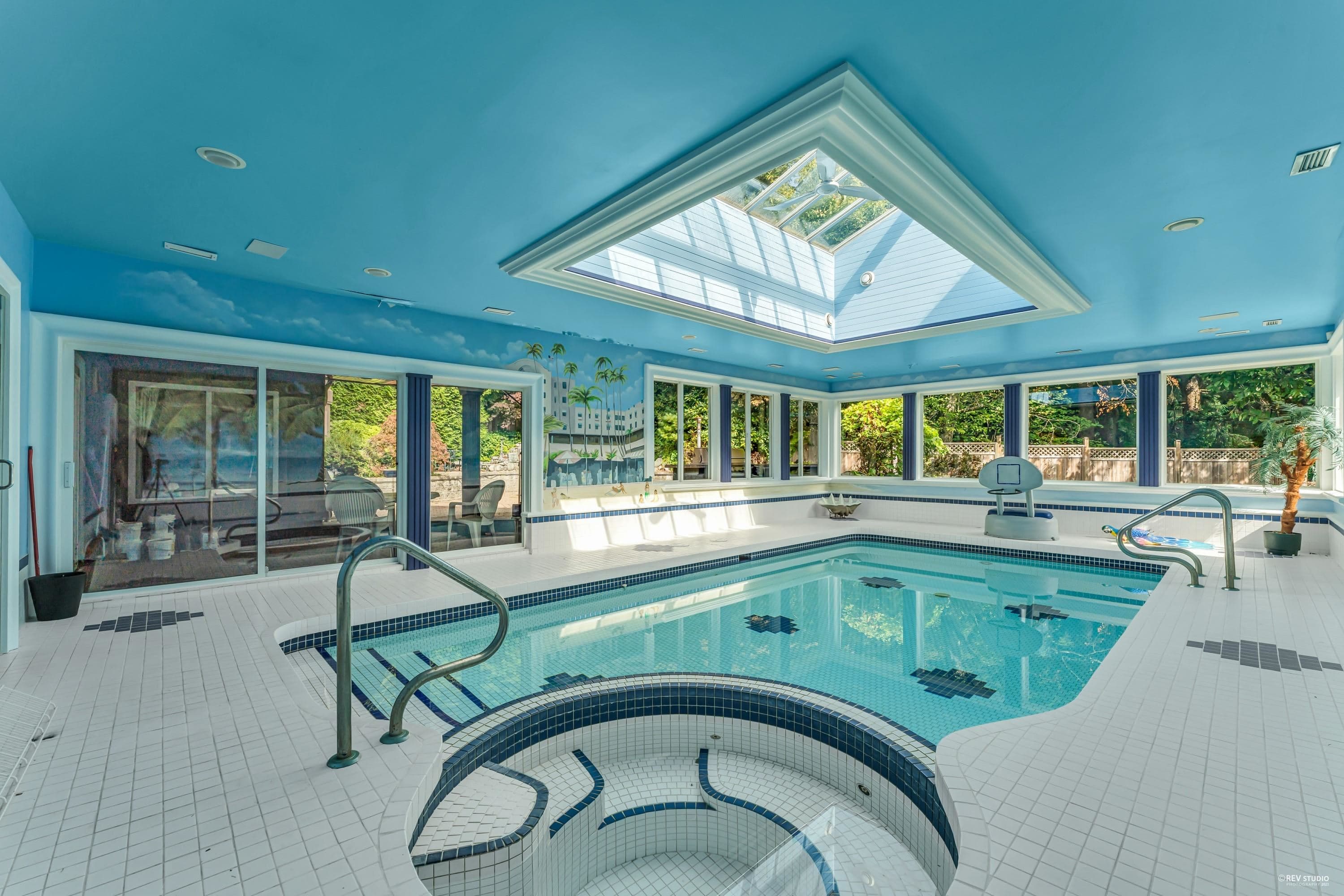 1729 Hampton Drive, Coquitlam, V3E 3C9 — photo 2