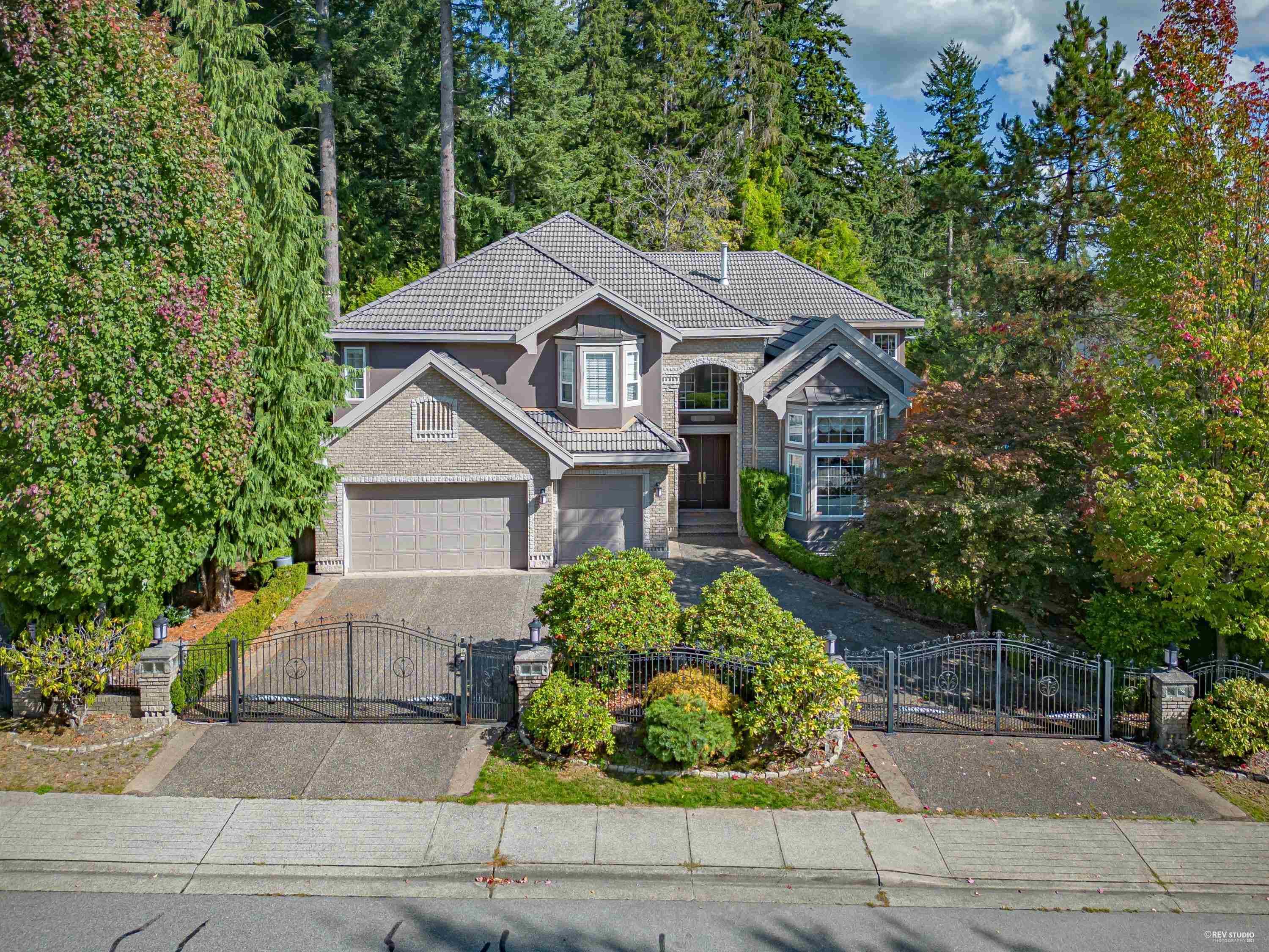1729 Hampton Drive, Coquitlam, V3E 3C9 — photo 4