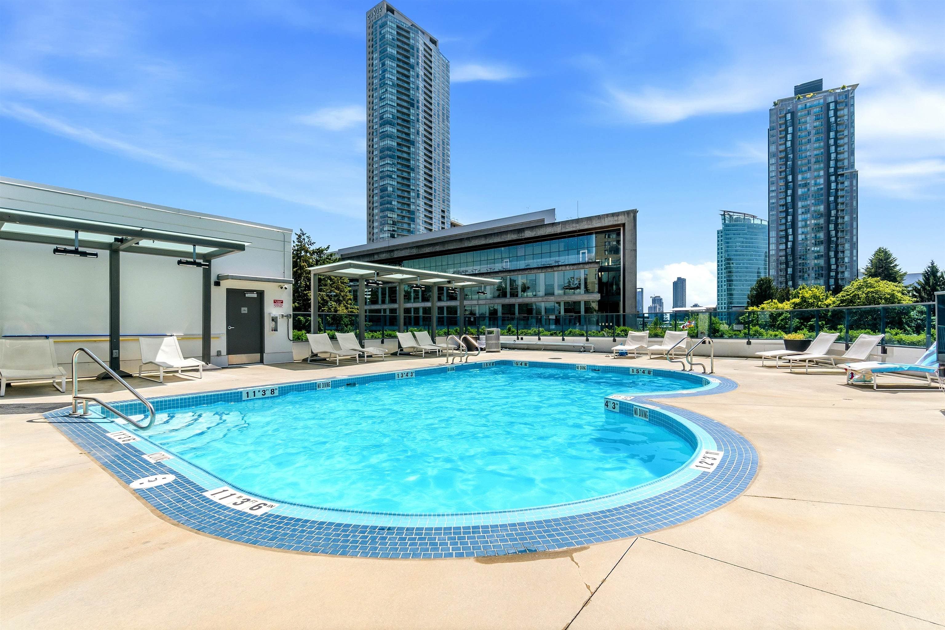 2501 - 10448 University Drive, Surrey