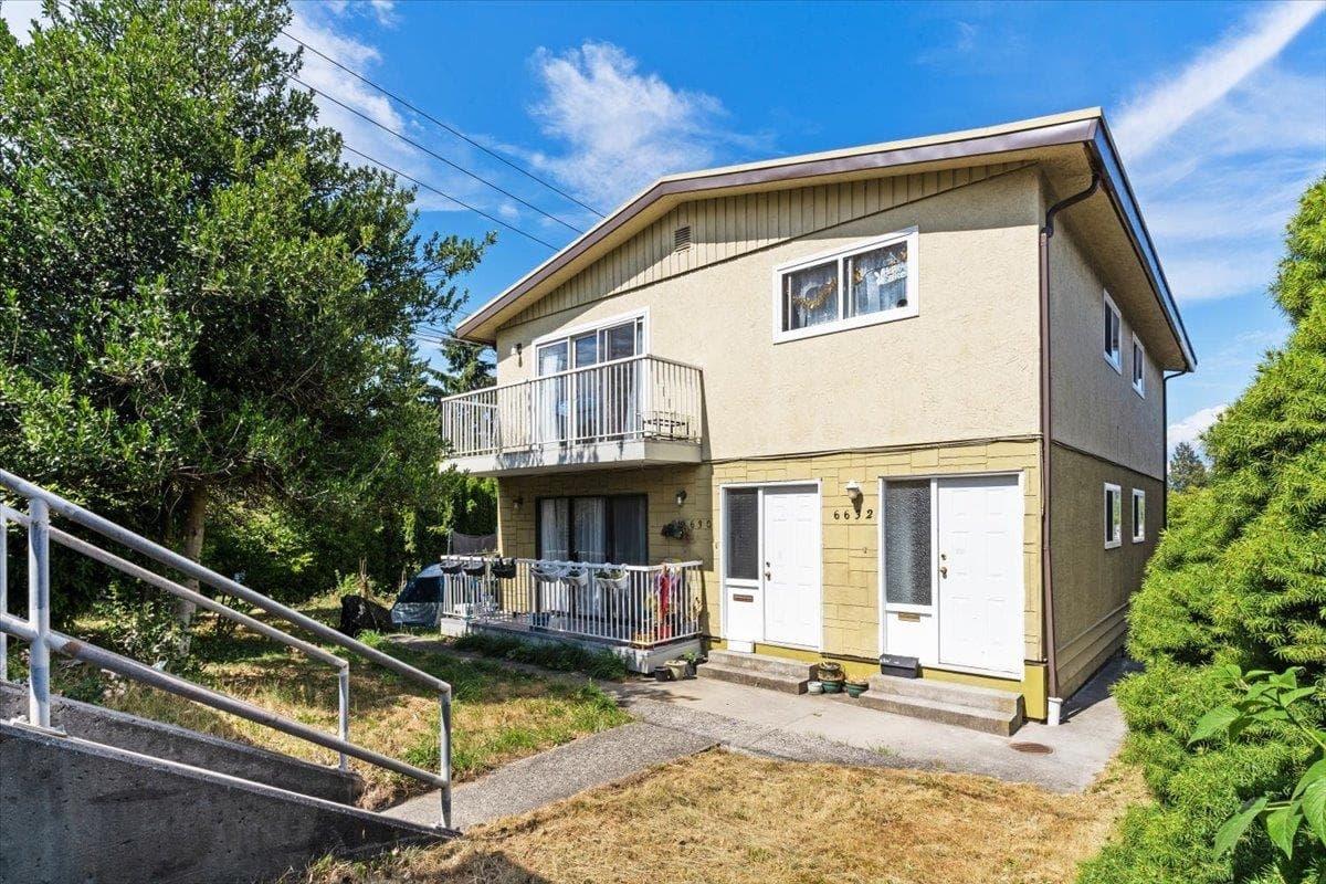 6632 Canada Way, Burnaby